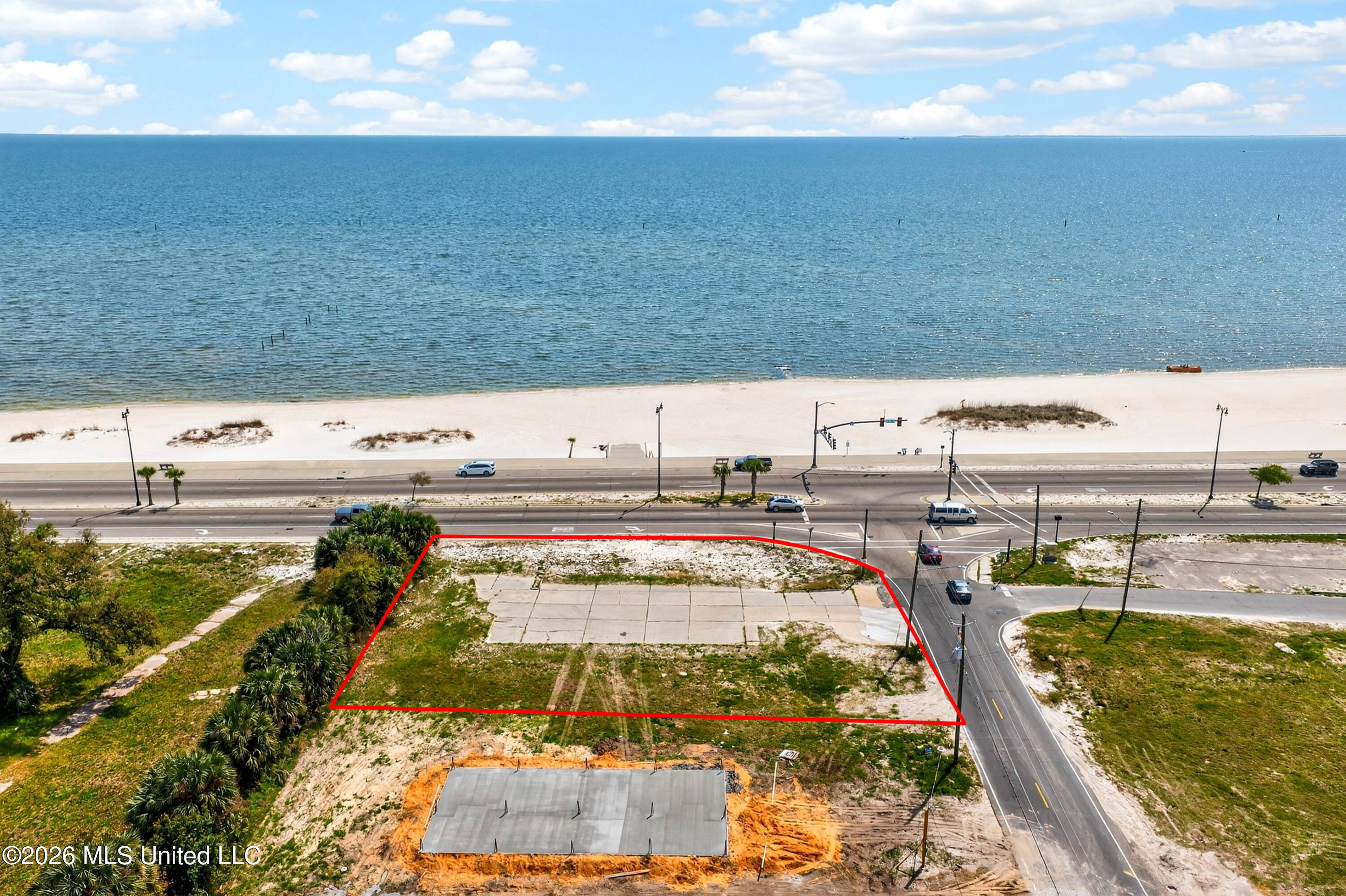 802 Beach Drive Property Photo 2