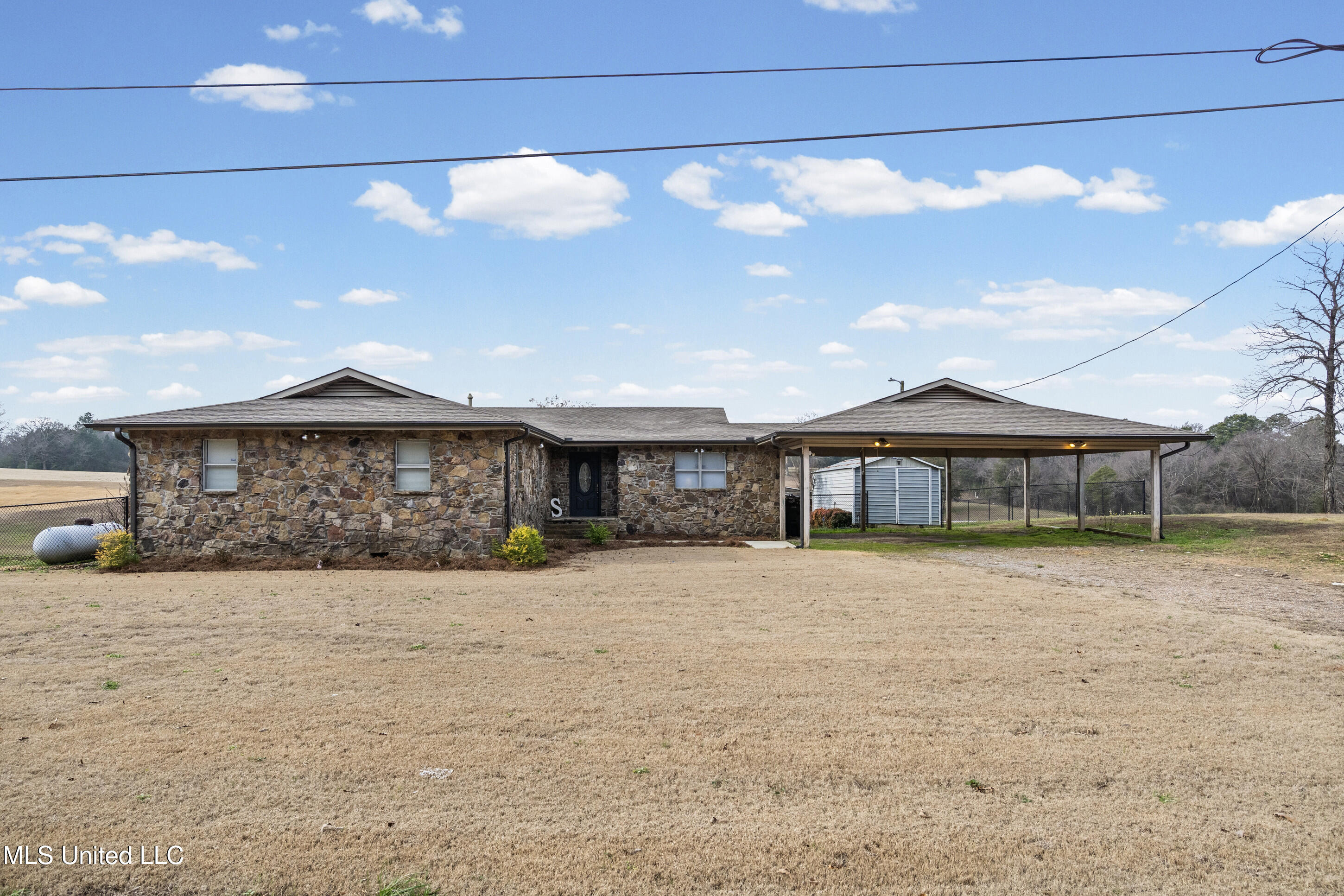 1282 S Highway 309 Property Photo 1