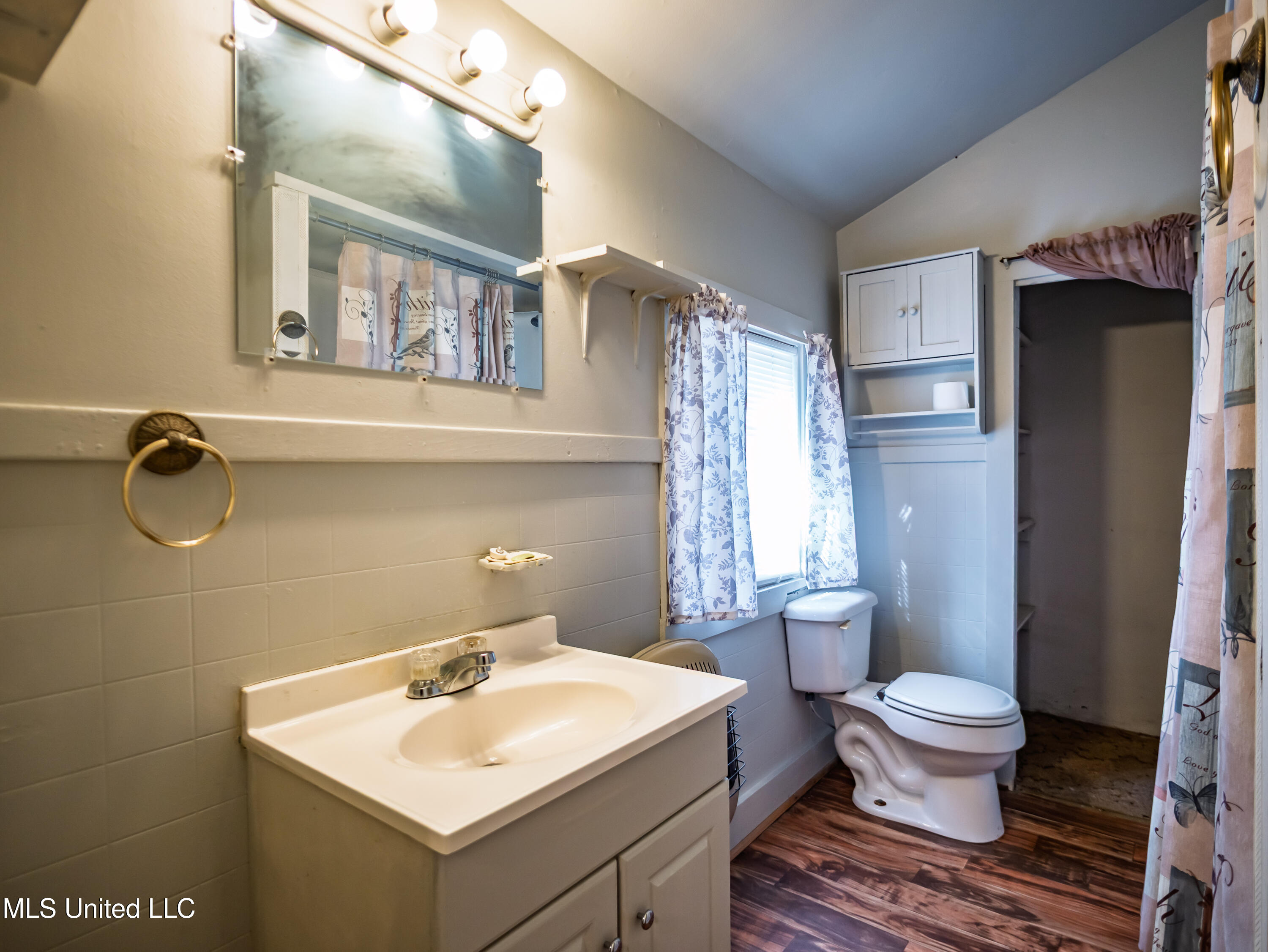 210 Eureka Street Property Photo 51