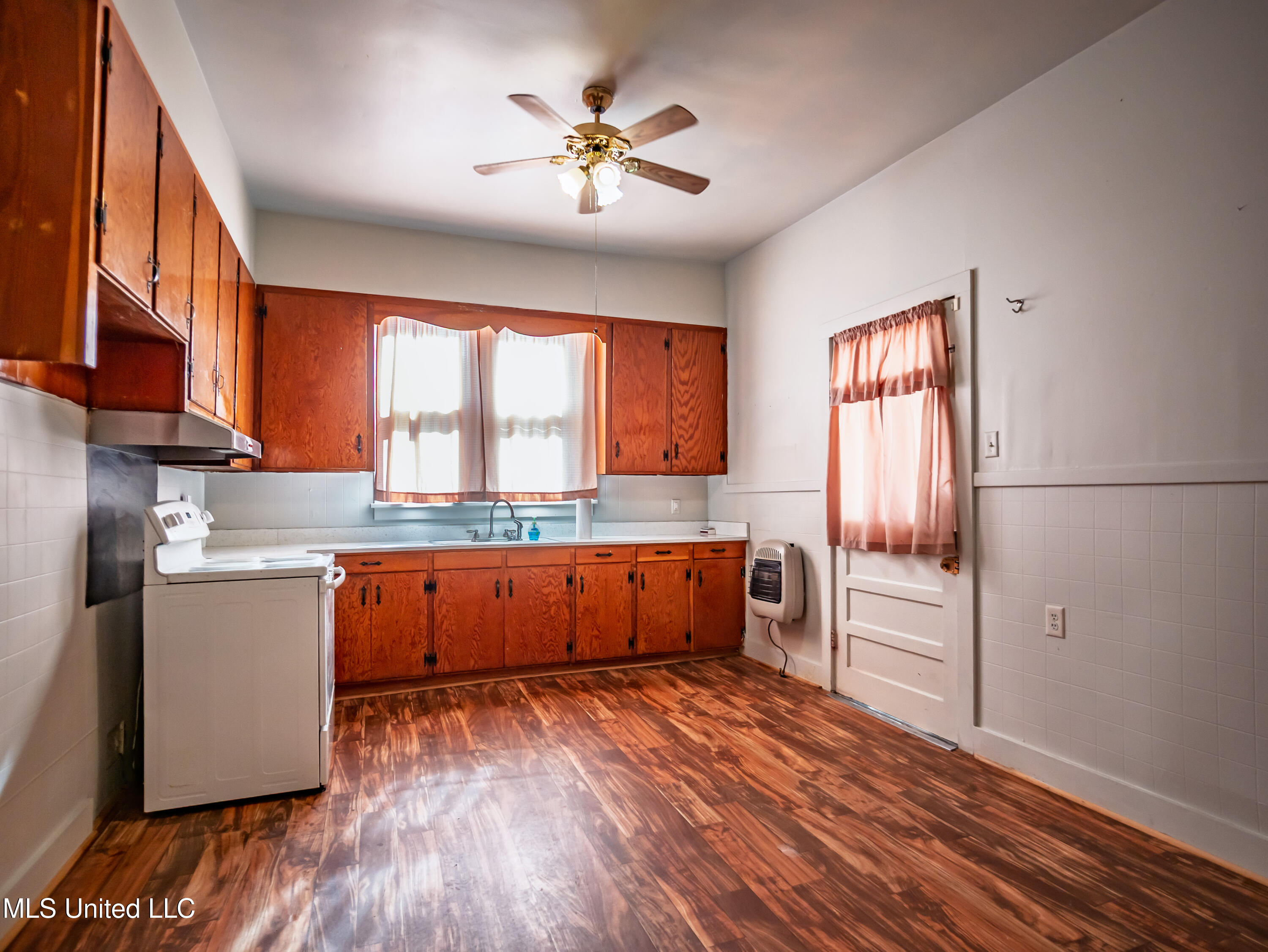 210 Eureka Street Property Photo 53