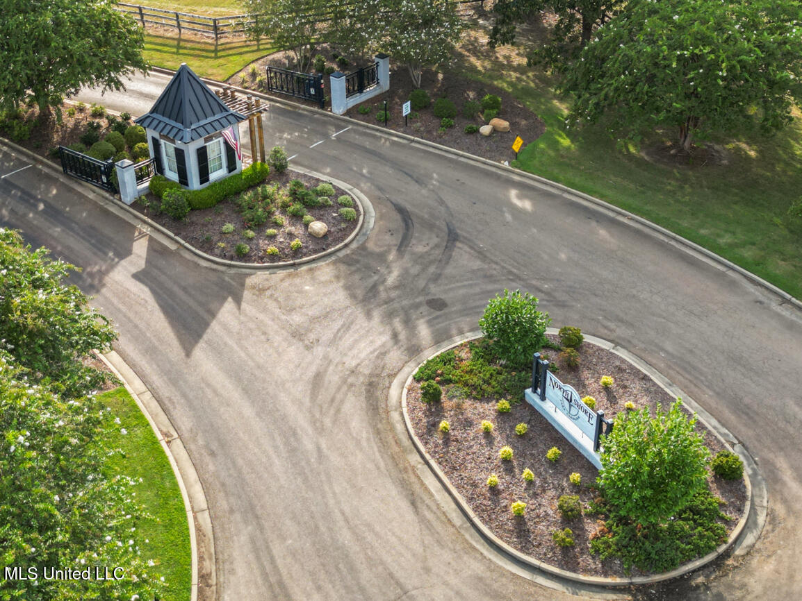 Northshore Boulevard Property Photo 3