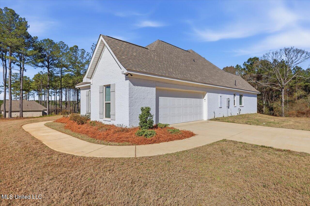 119 Ashwood Lane Property Photo 4