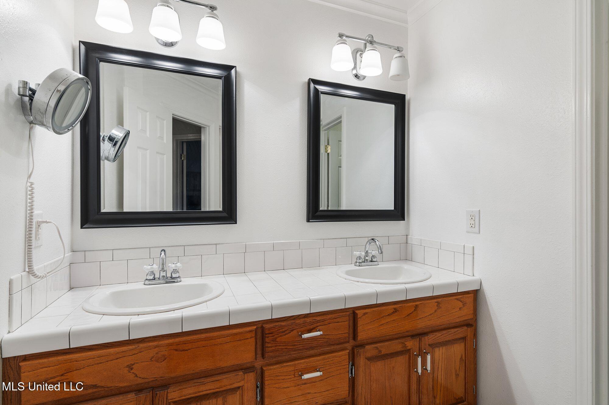 18029 Commission Road Property Photo 22