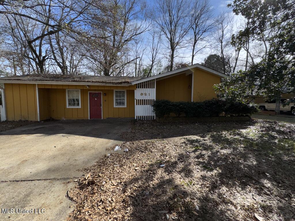 921 Westway Street Property Photo 1