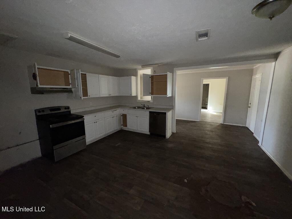 921 Westway Street Property Photo 3
