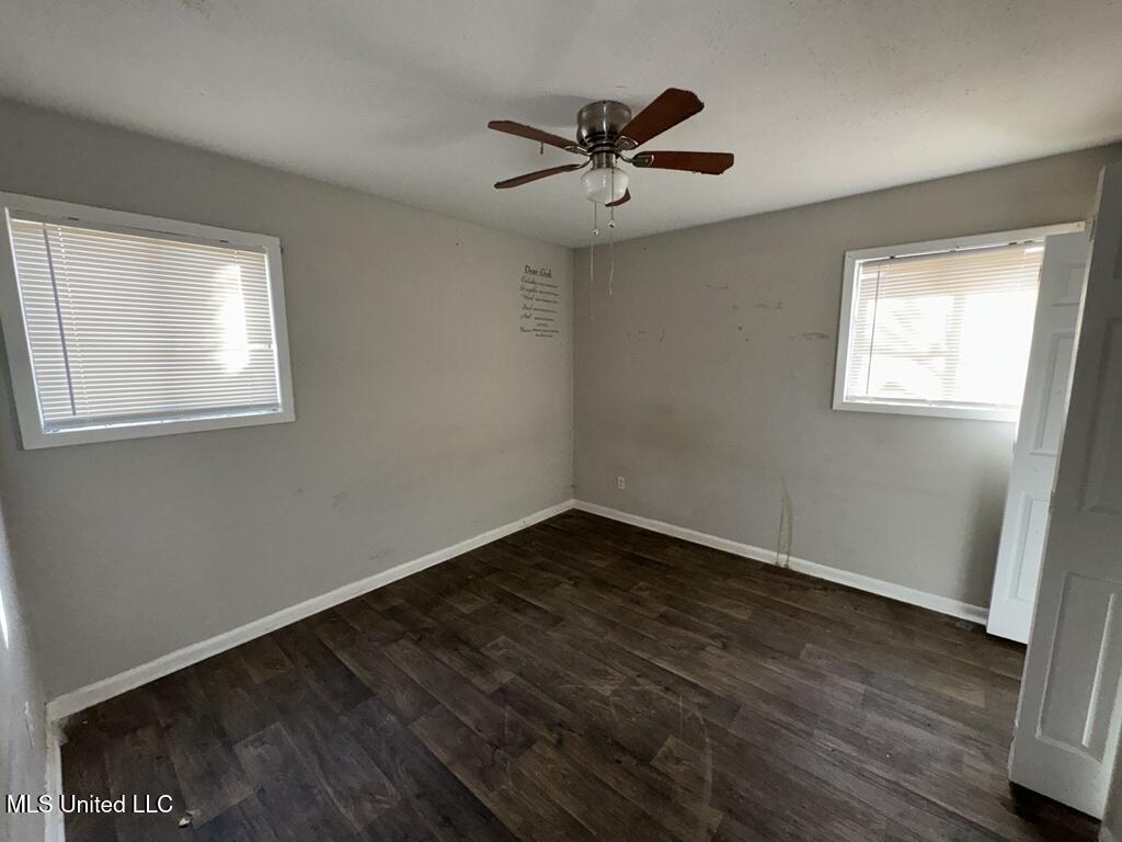 921 Westway Street Property Photo 5