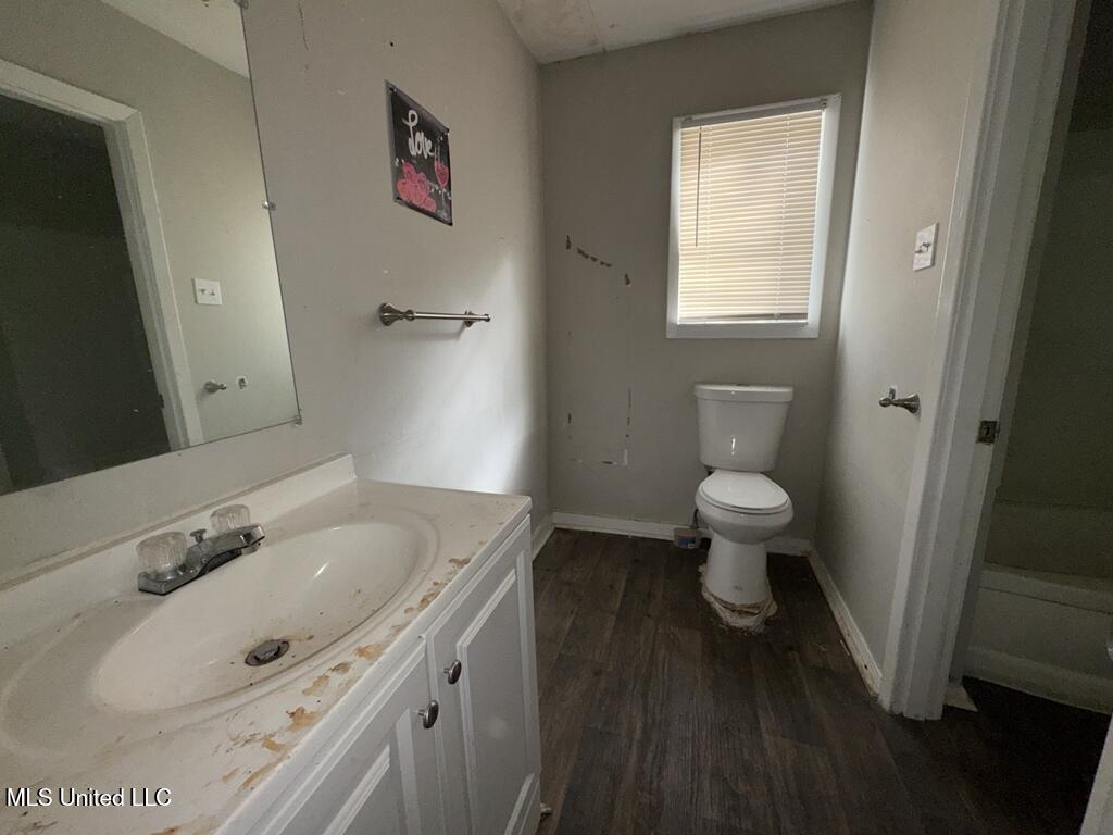 921 Westway Street Property Photo 7