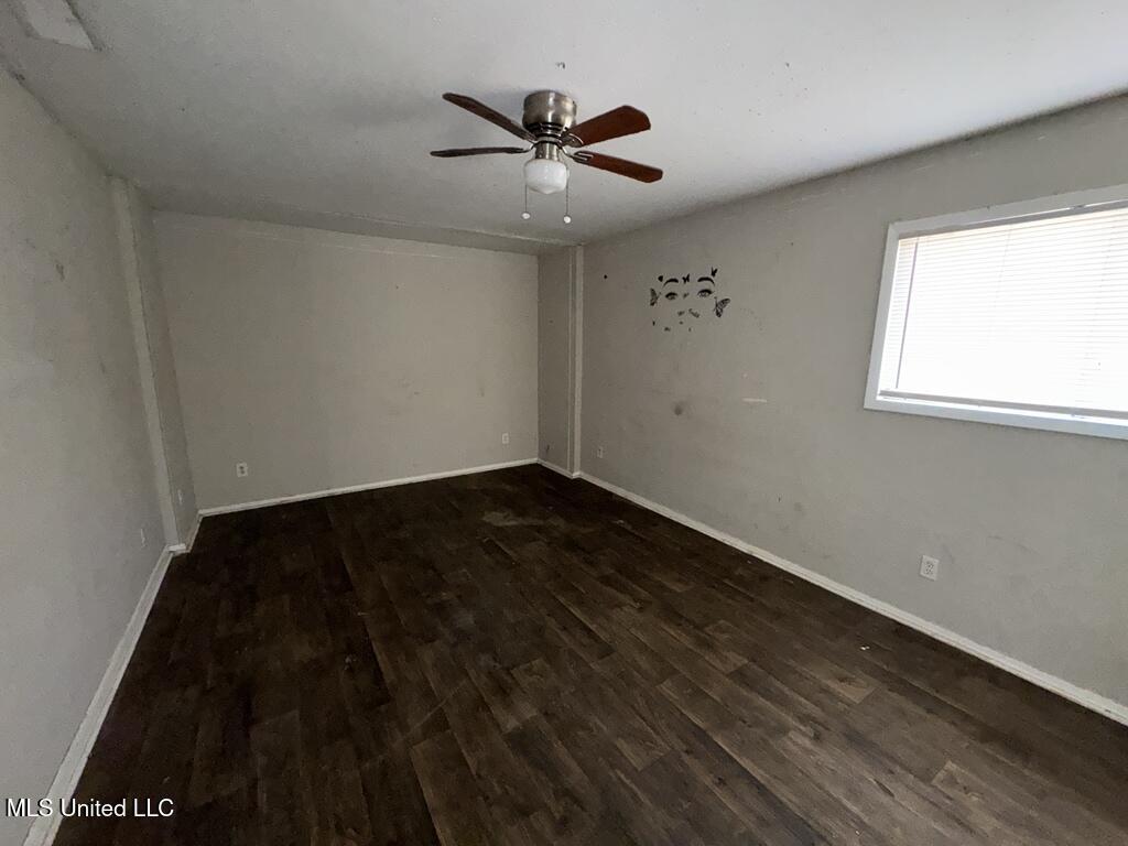 921 Westway Street Property Photo 9