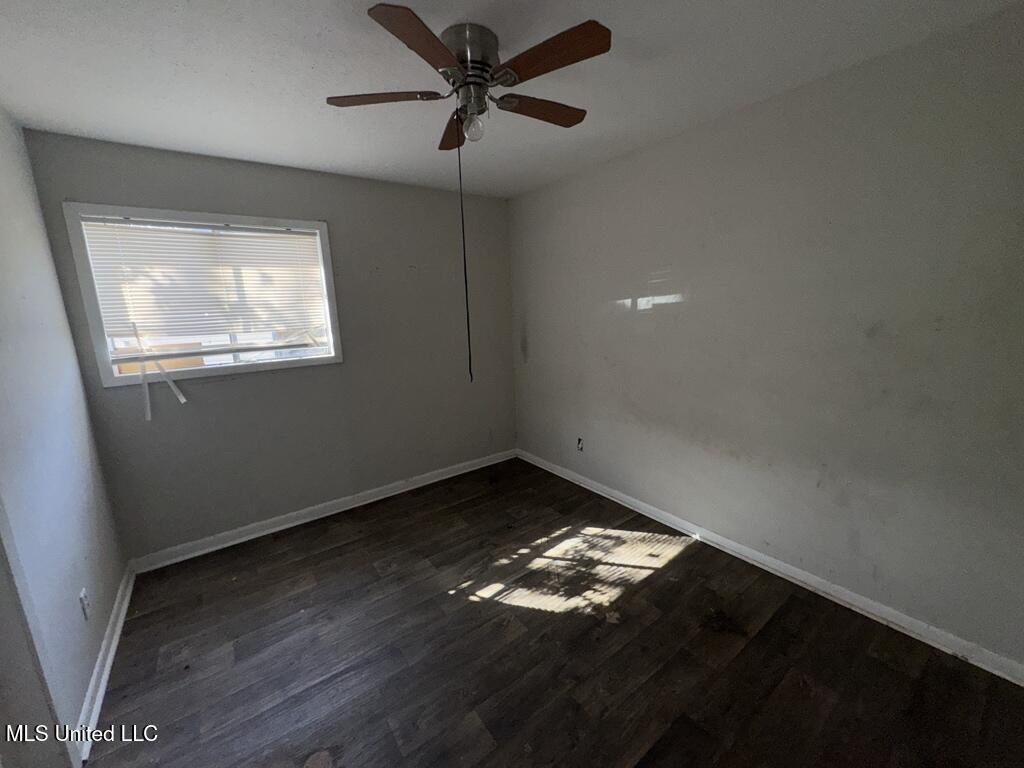 921 Westway Street Property Photo 10