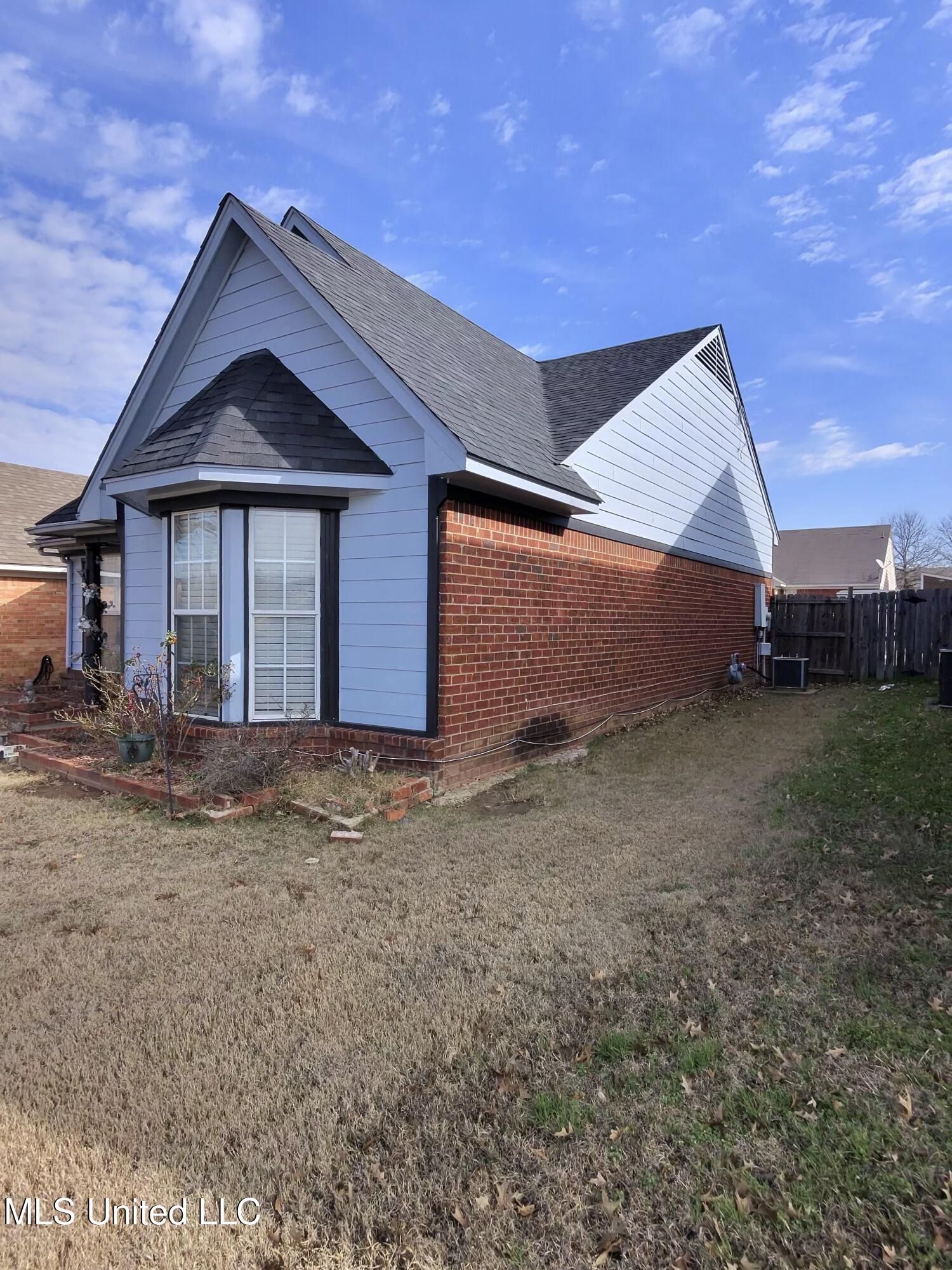 5434 Pollard Drive Property Photo 2