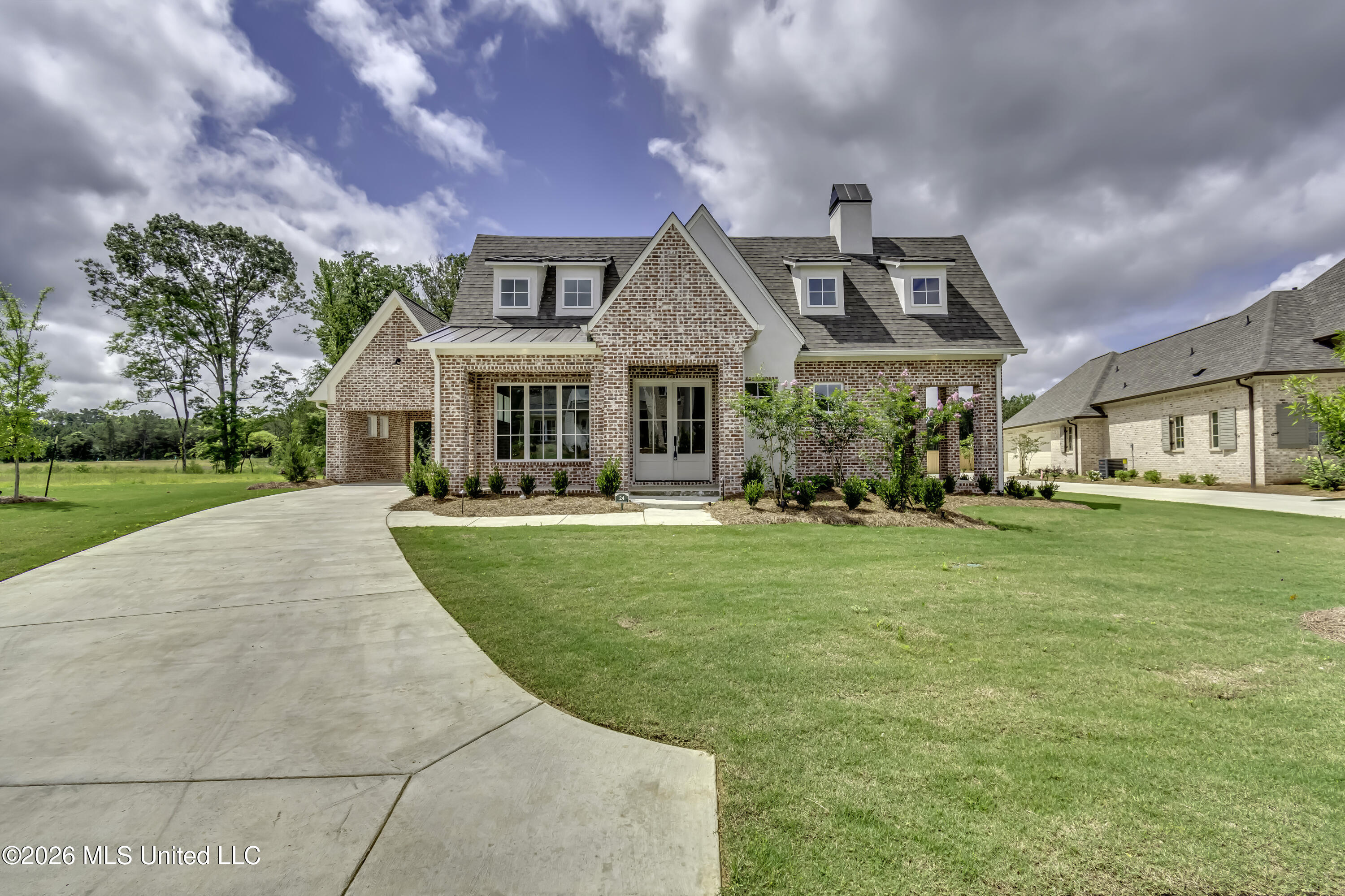 624 Big Valley Loop Property Photo 4