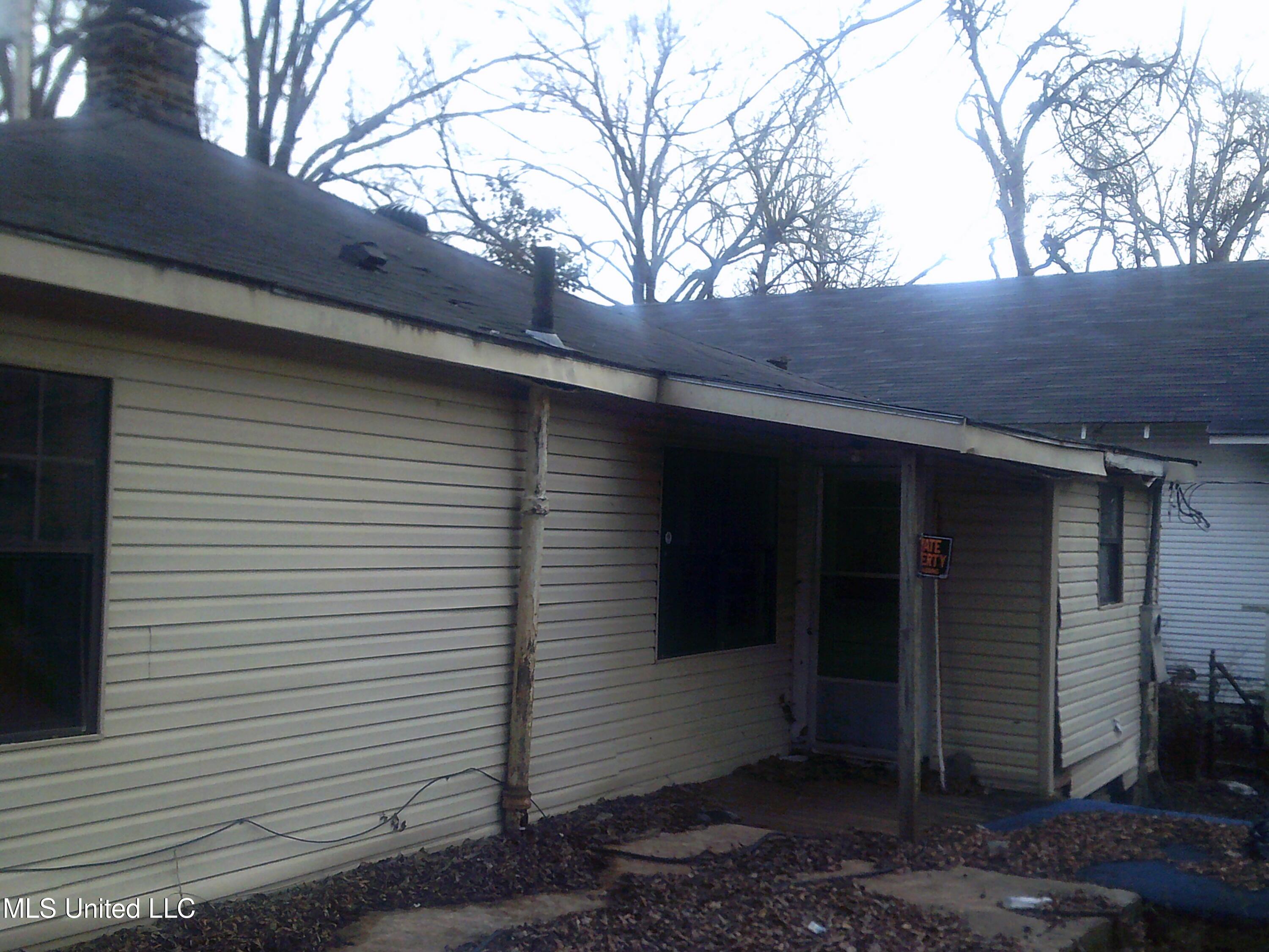1135 S Mound Street Property Photo 3