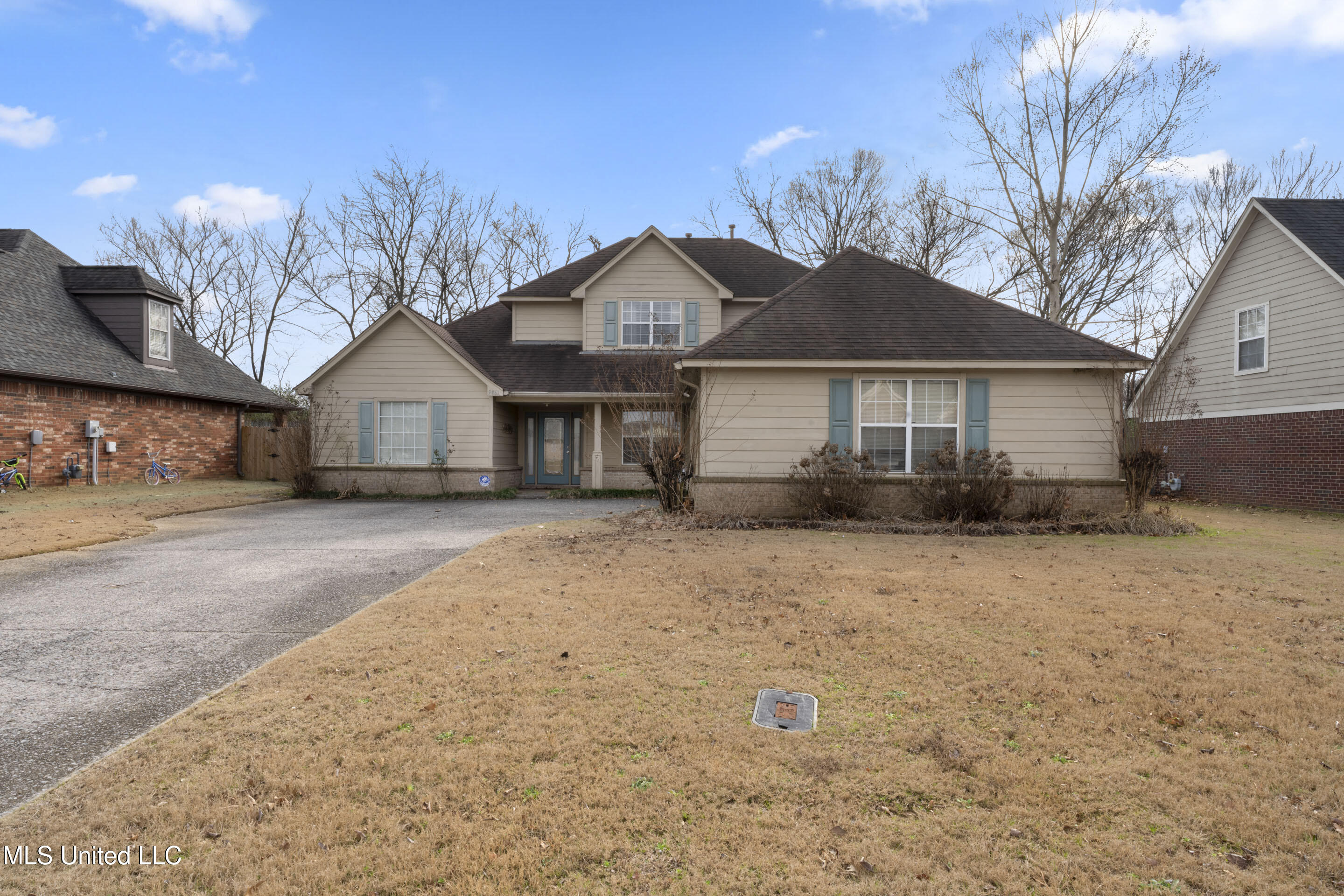 9861 Alexanders Ridge Drive Property Photo 2