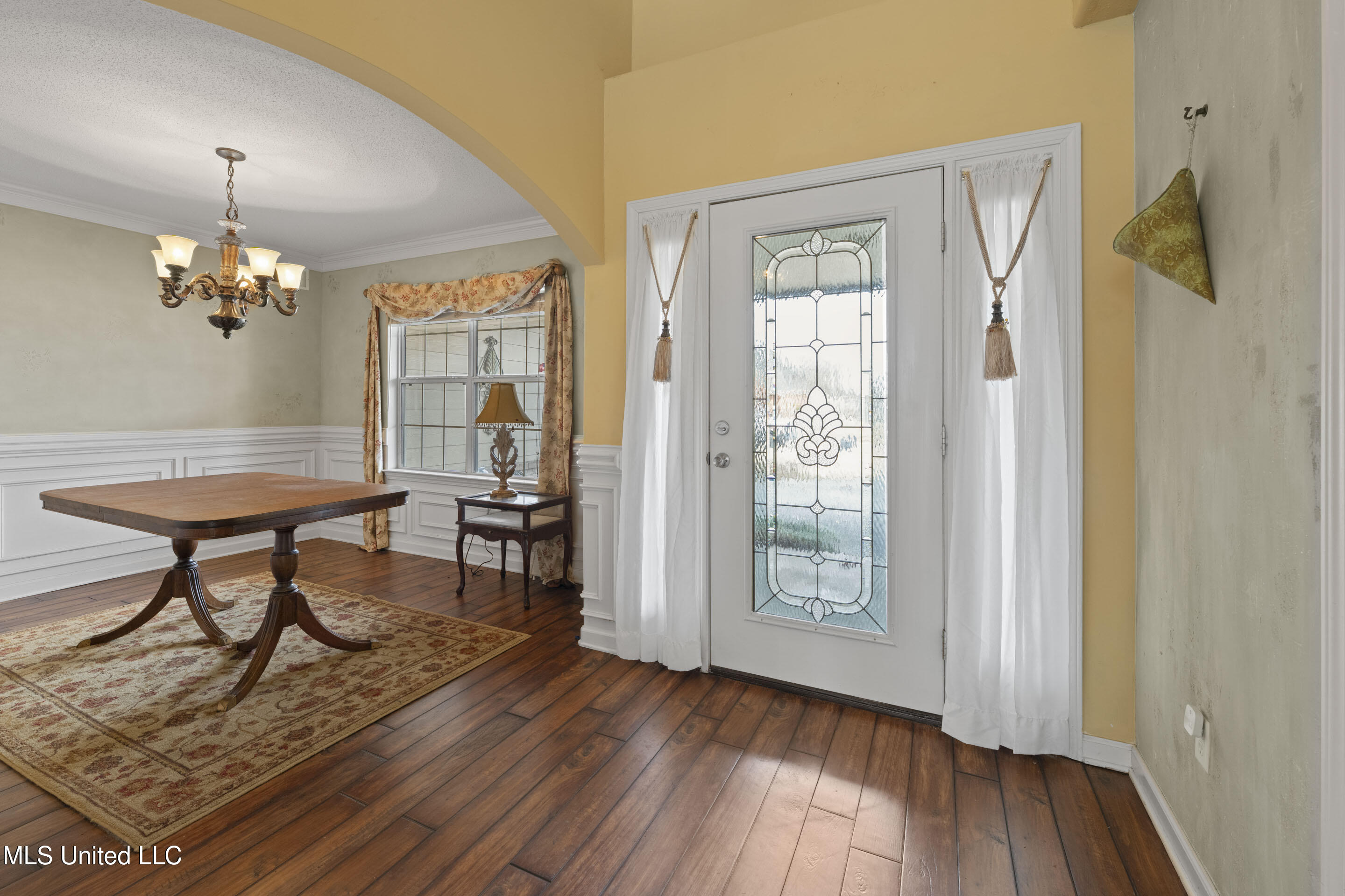 9861 Alexanders Ridge Drive Property Photo 3