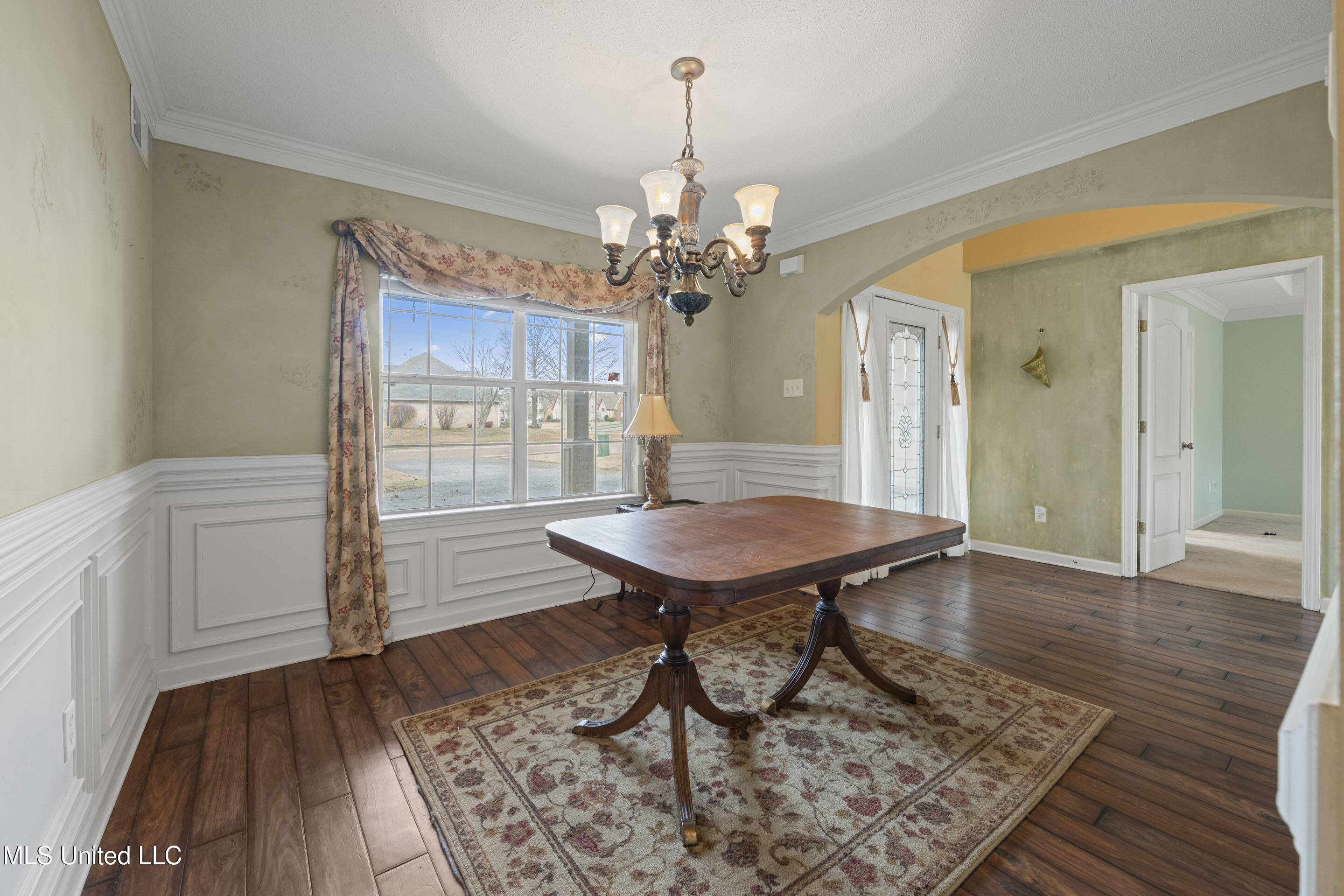 9861 Alexanders Ridge Drive Property Photo 4