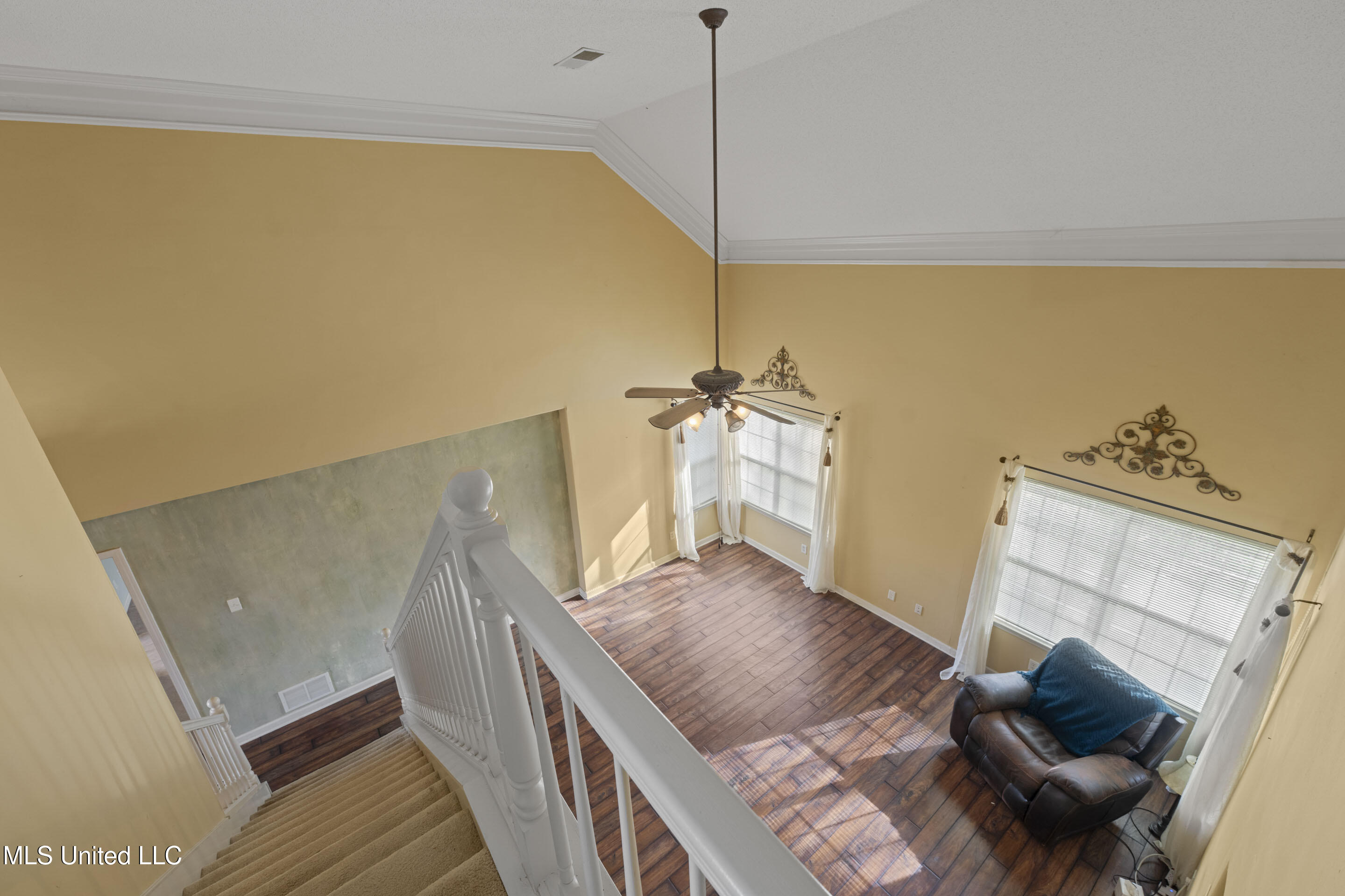 9861 Alexanders Ridge Drive Property Photo 5
