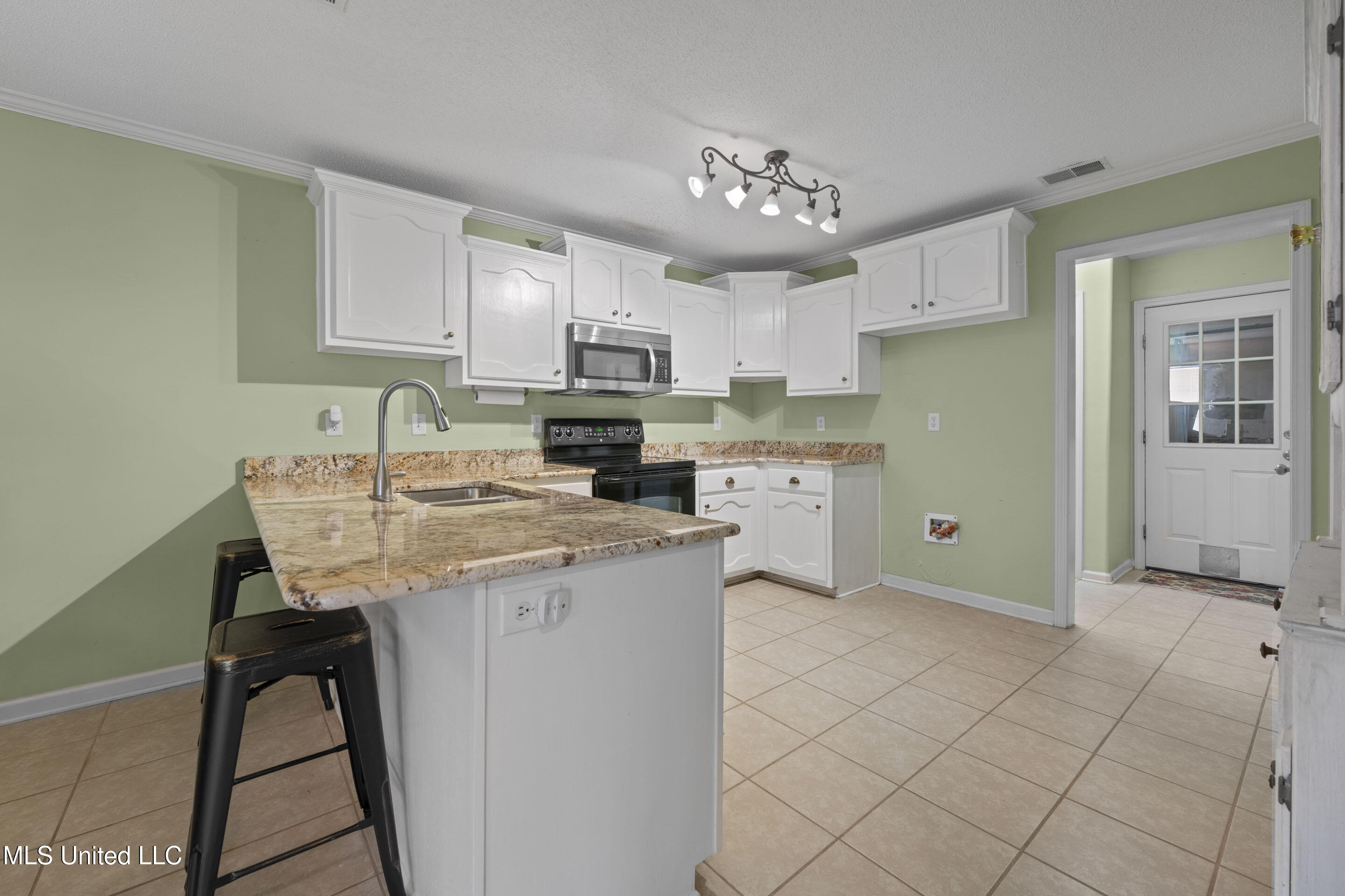 9861 Alexanders Ridge Drive Property Photo 7