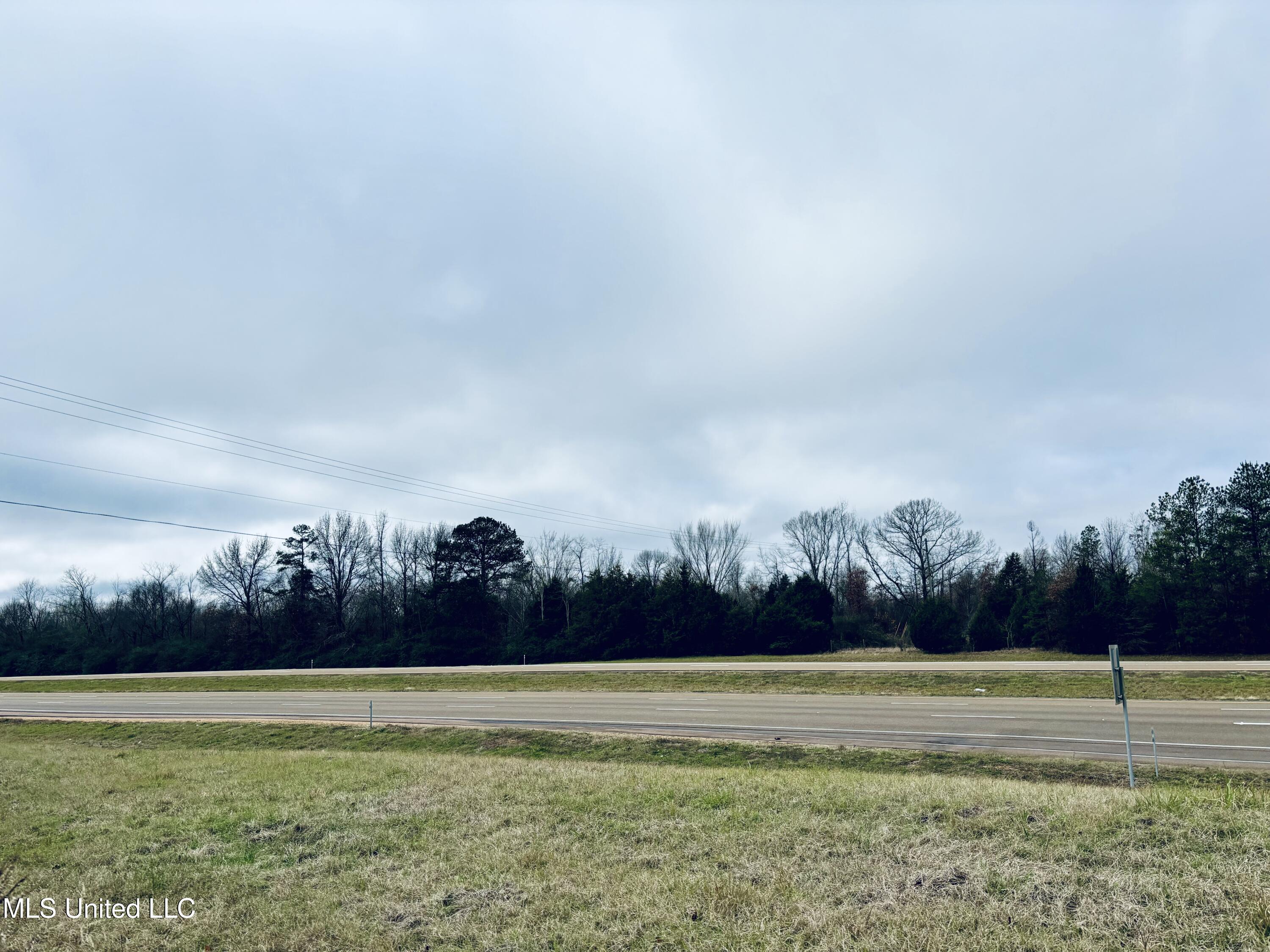 01 South Frontage Road Property Photo 9