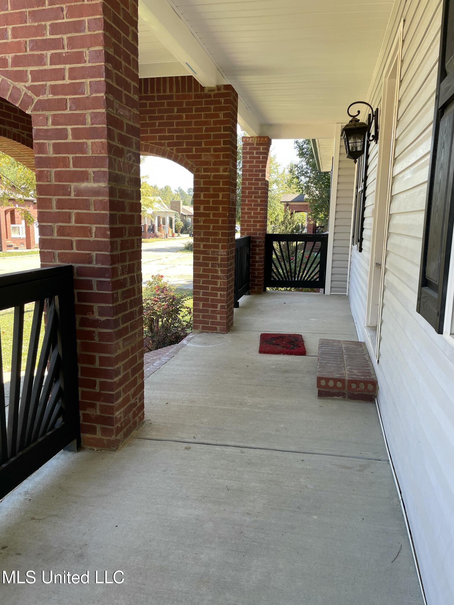 112 Ashwood Drive Property Photo 4
