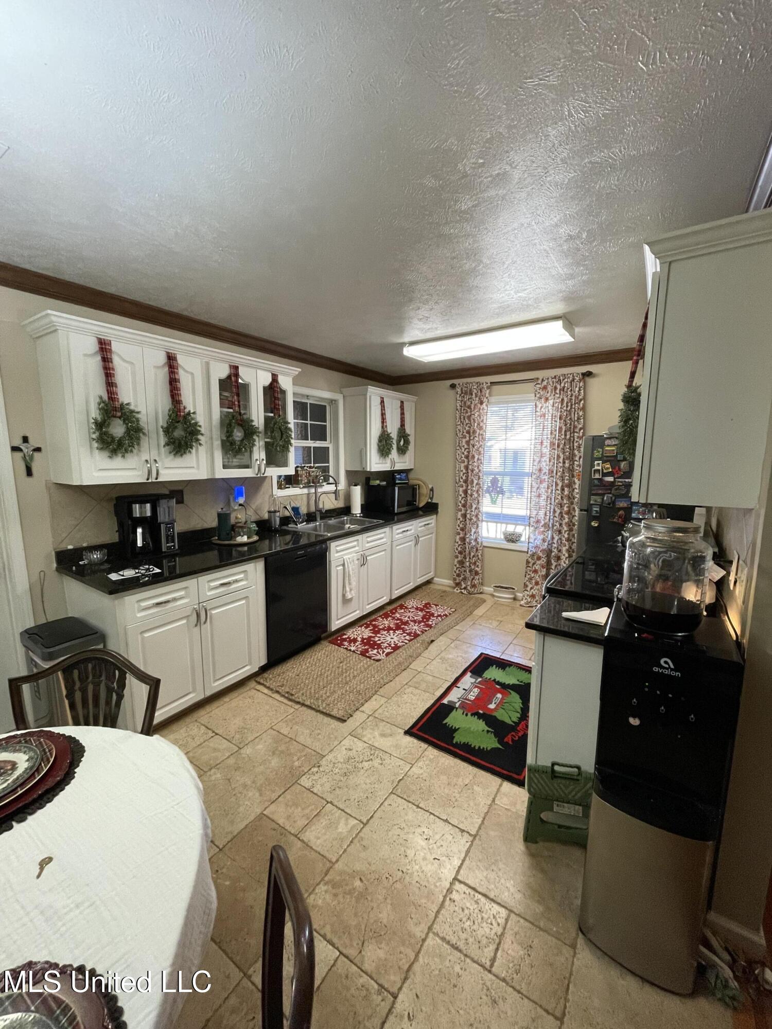 112 Ashwood Drive Property Photo 7