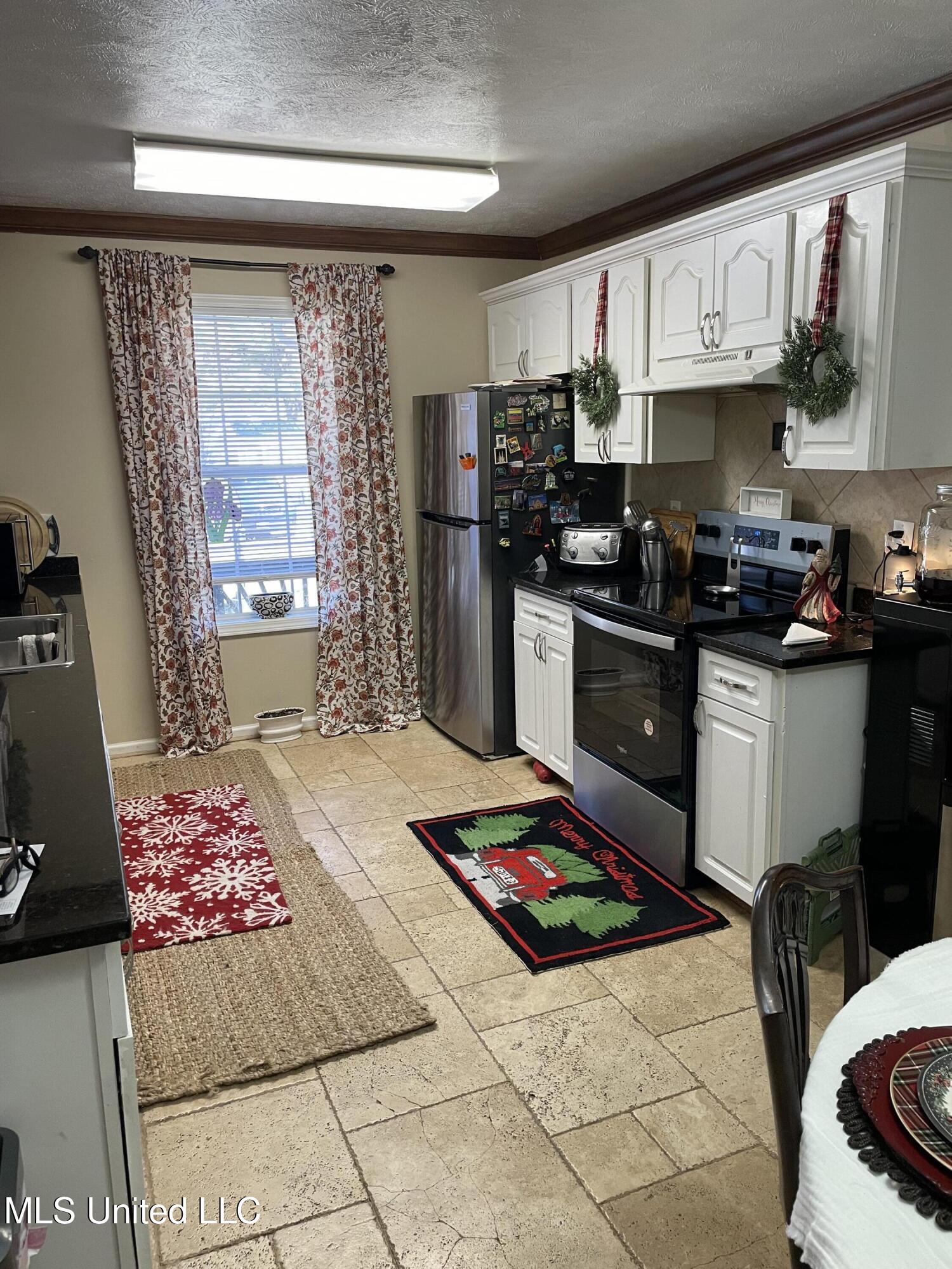112 Ashwood Drive Property Photo 8