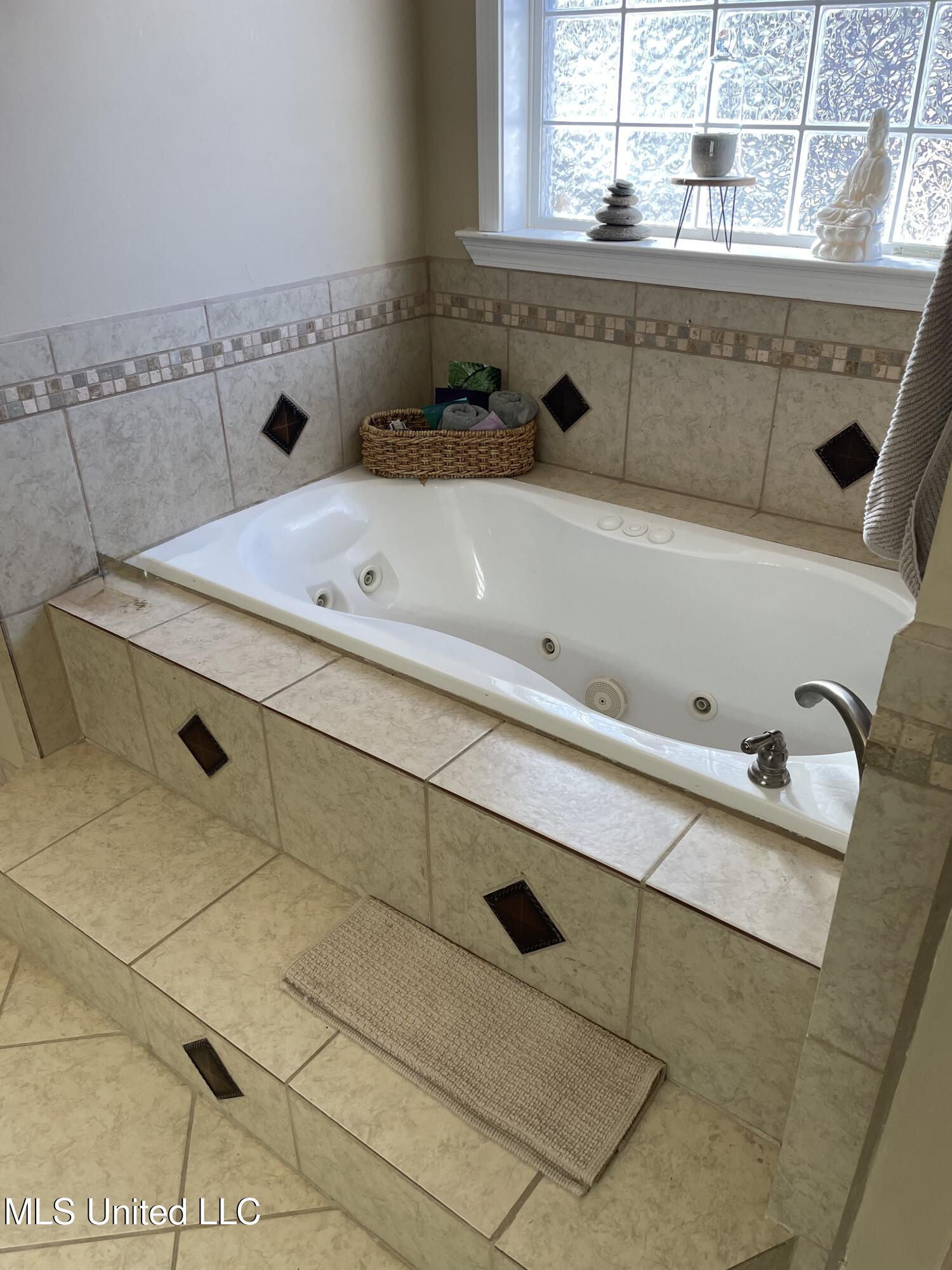 112 Ashwood Drive Property Photo 14