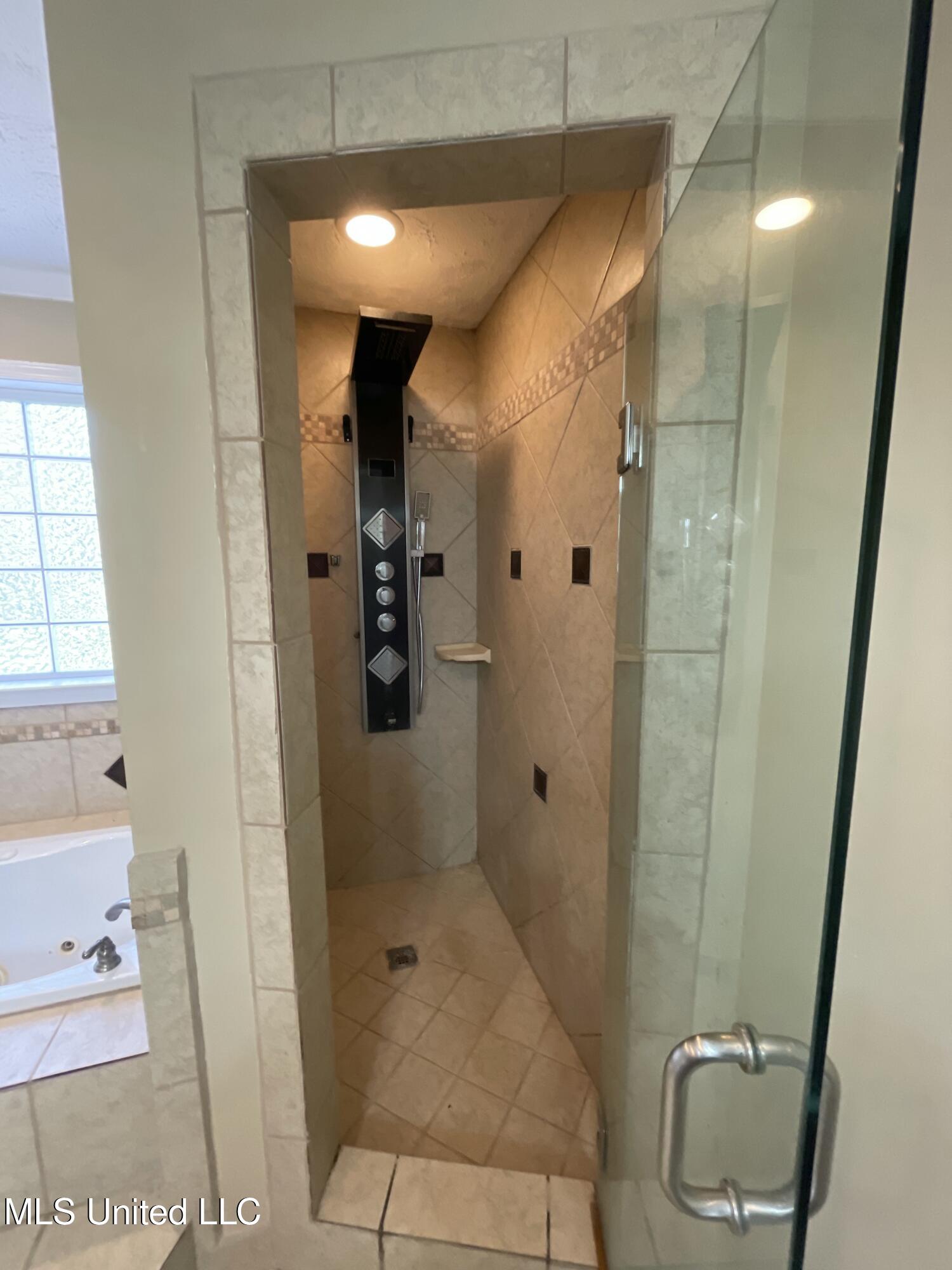 112 Ashwood Drive Property Photo 15