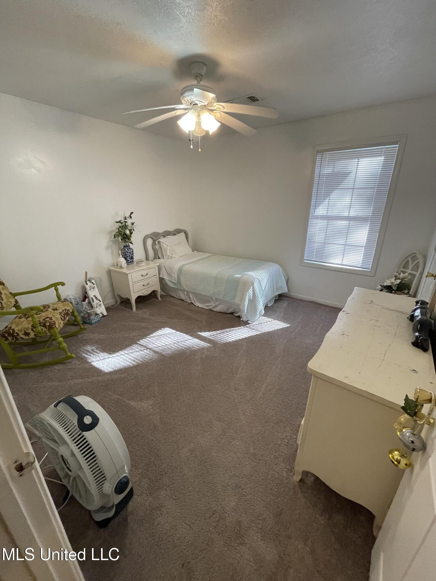 112 Ashwood Drive Property Photo 17
