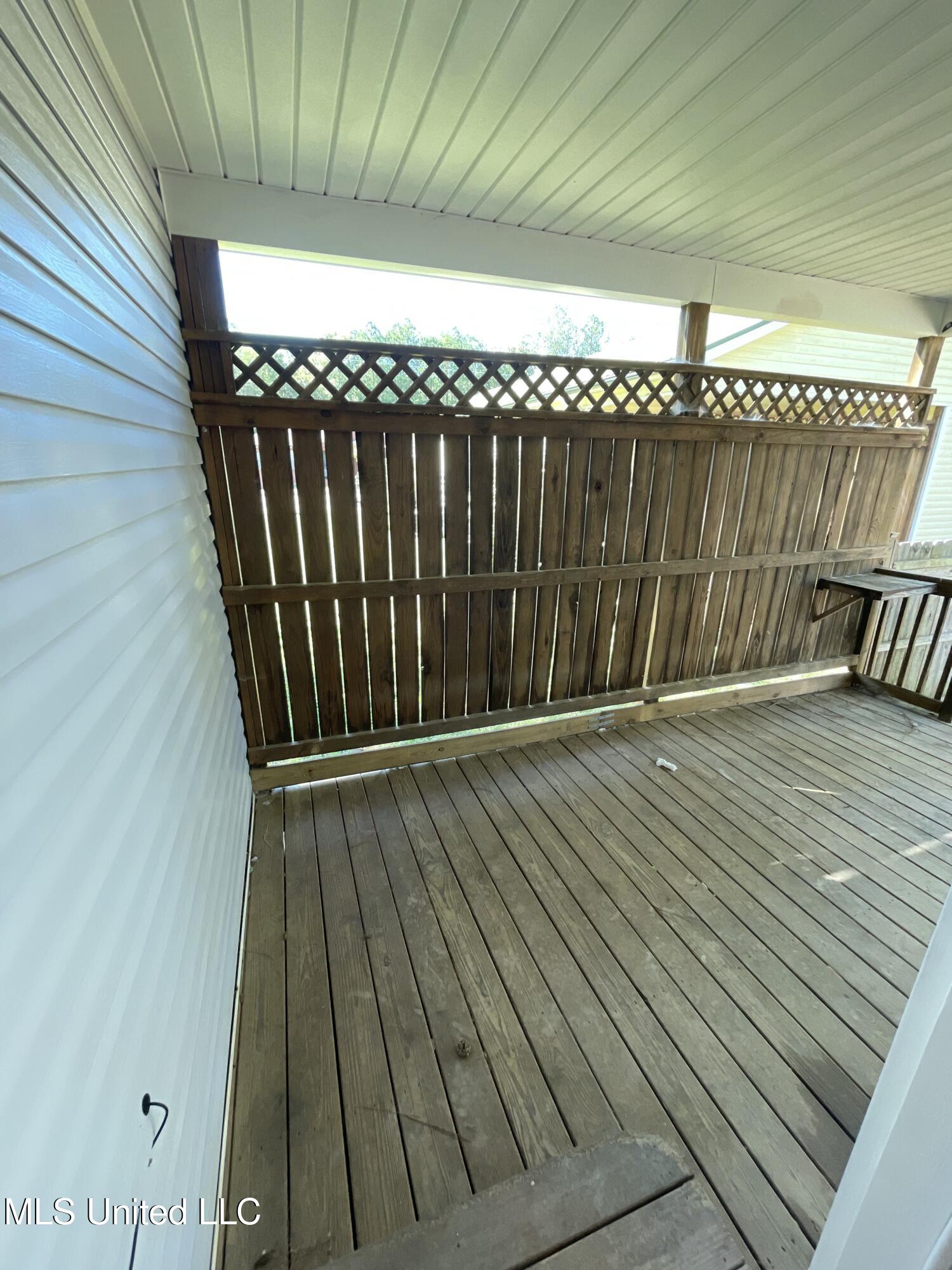 112 Ashwood Drive Property Photo 22