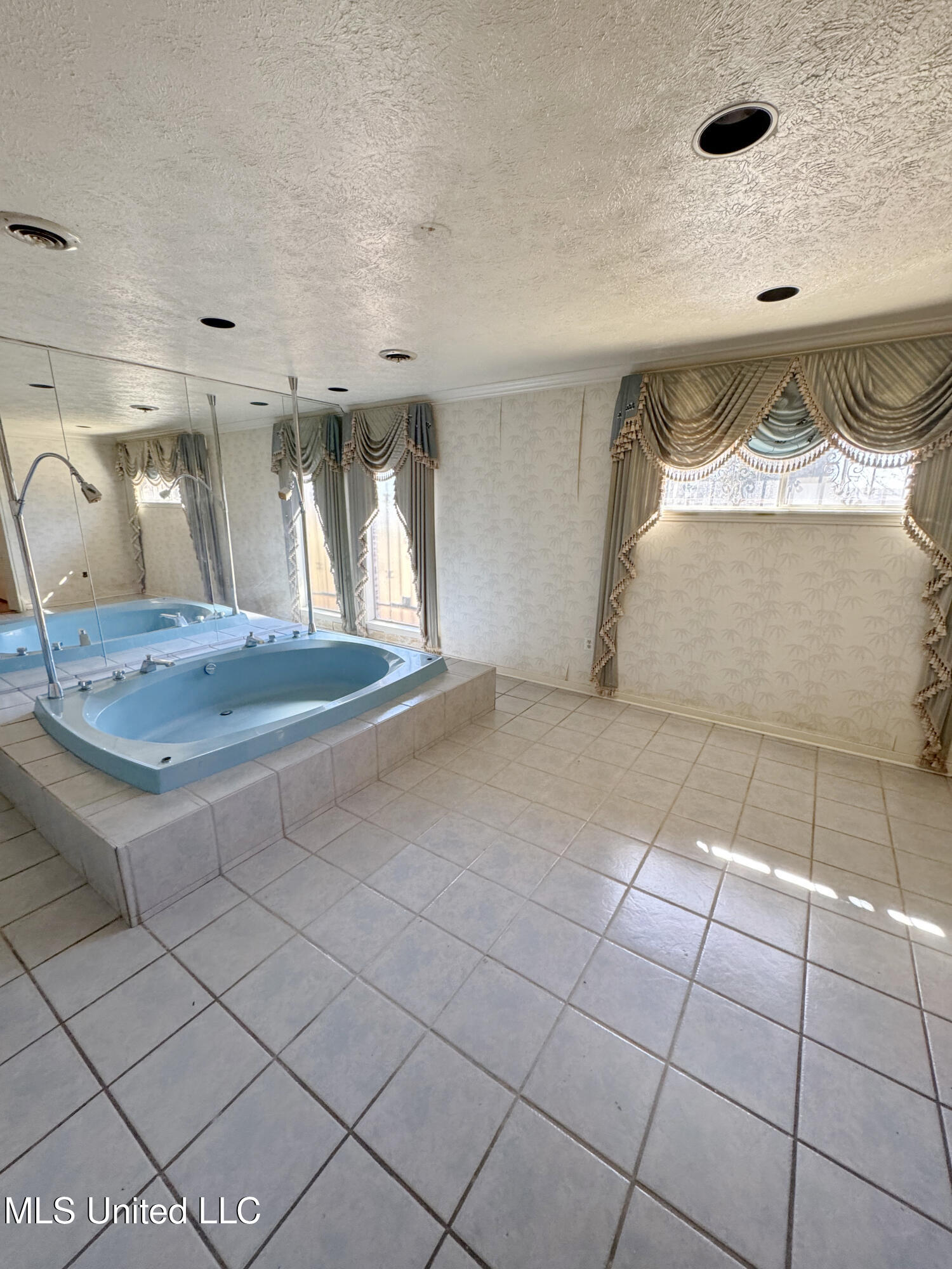 980 Royal Oak Drive Property Photo 25