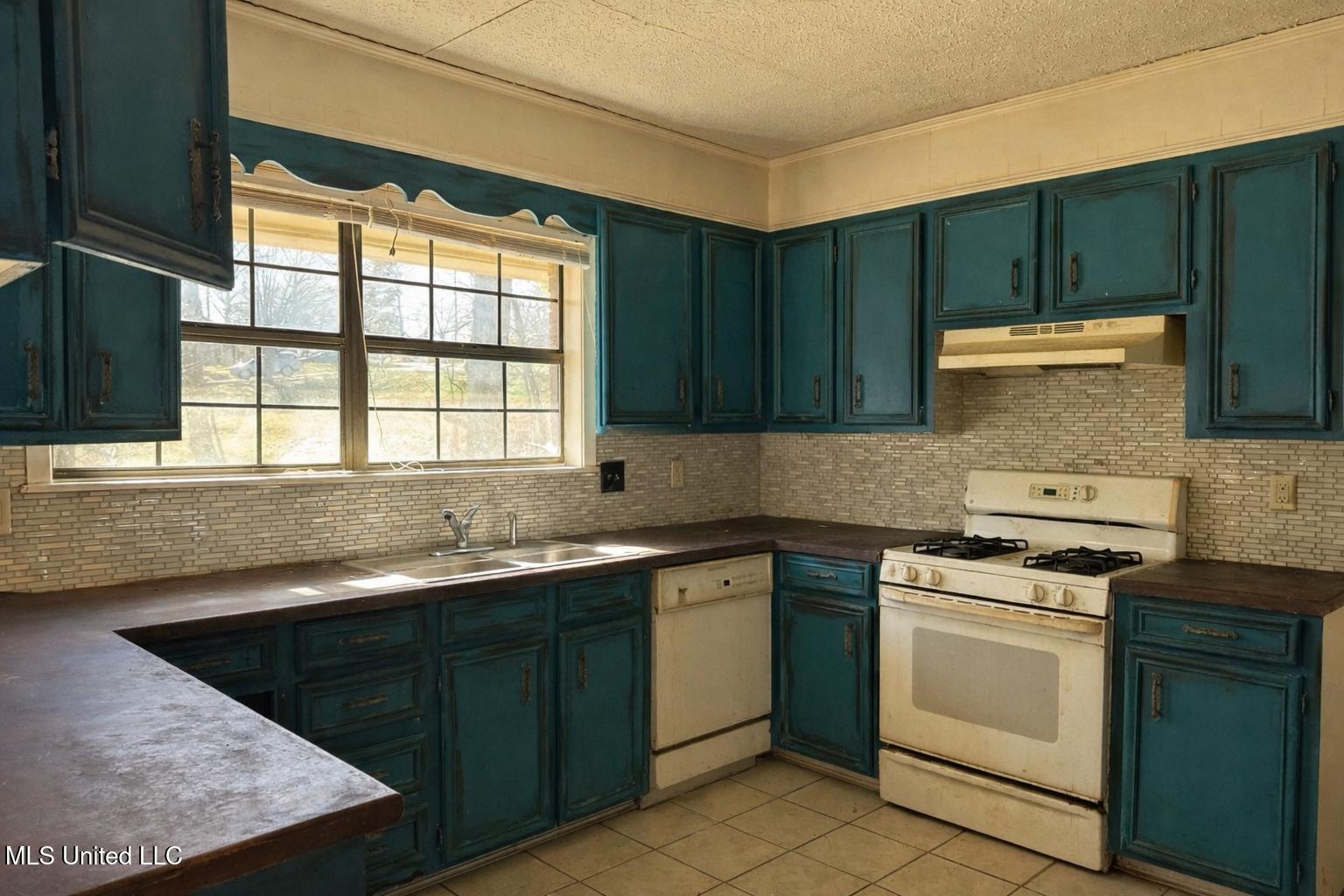 101 Sandra Cove Property Photo 4