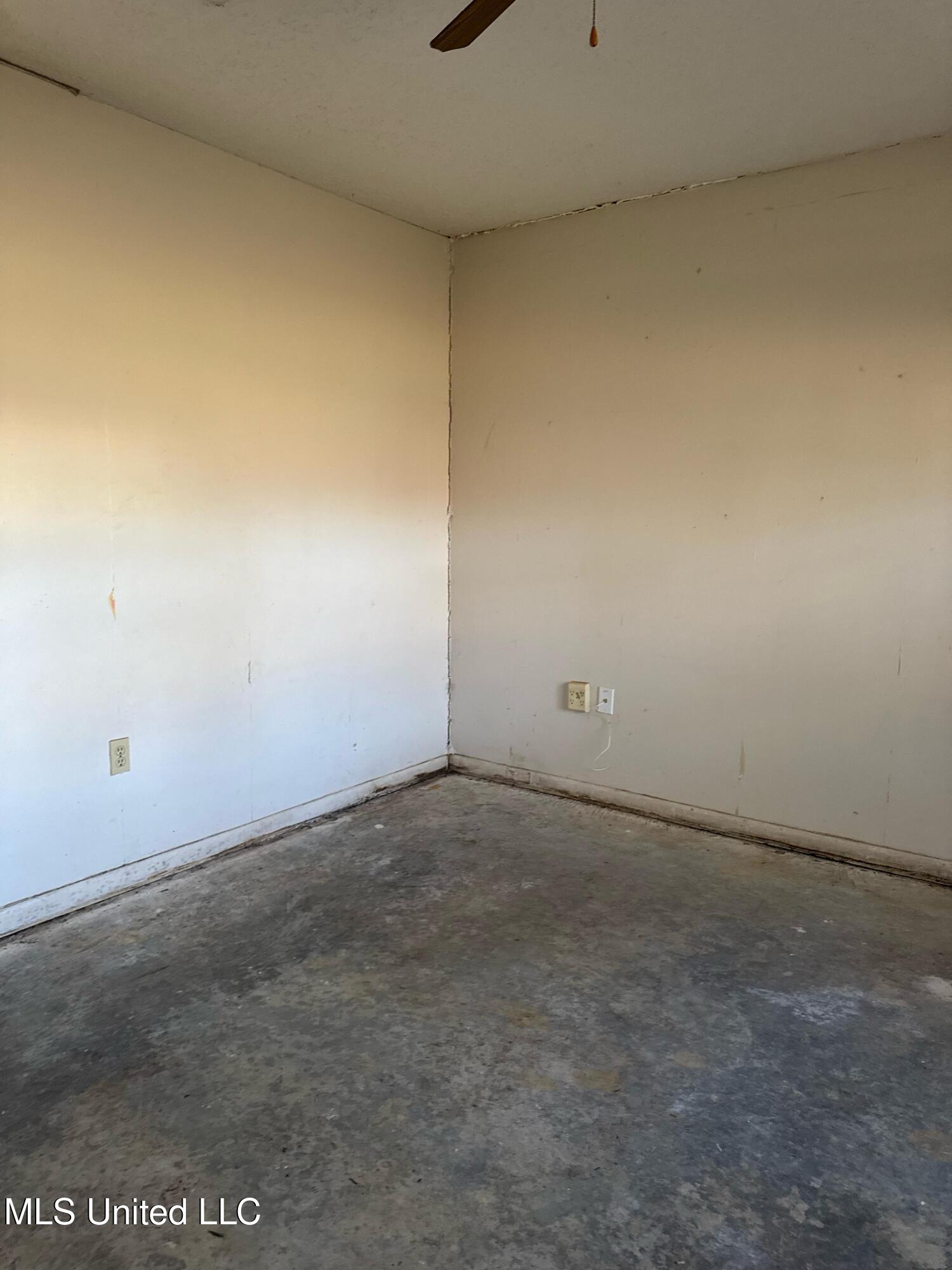 101 Sandra Cove Property Photo 6