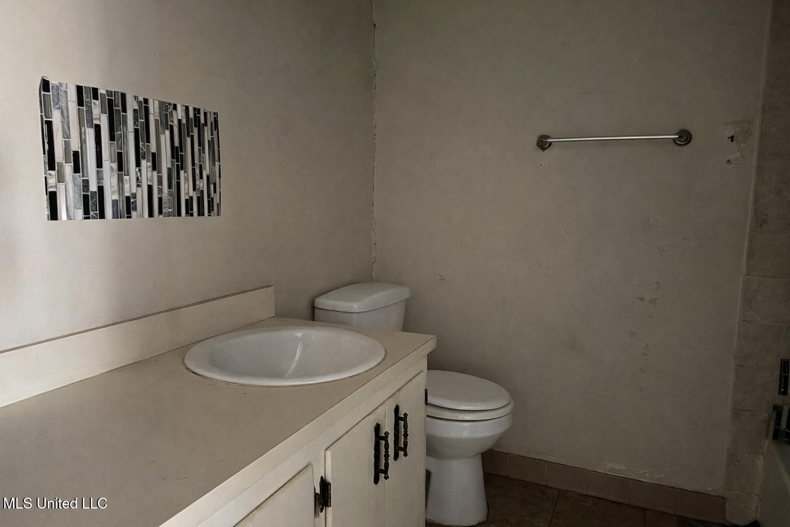 101 Sandra Cove Property Photo 8