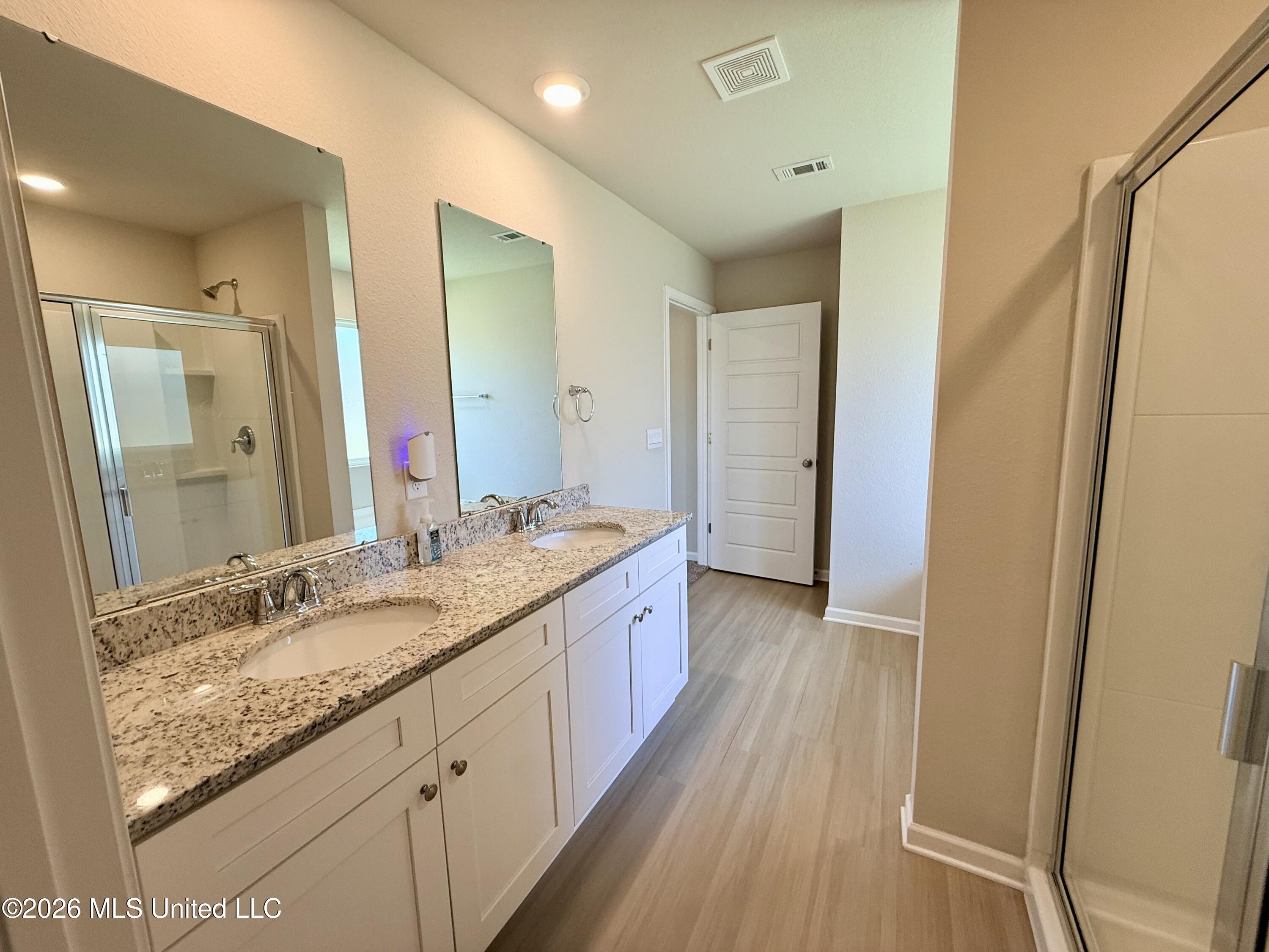 1021 Enclave Circle Property Photo 13
