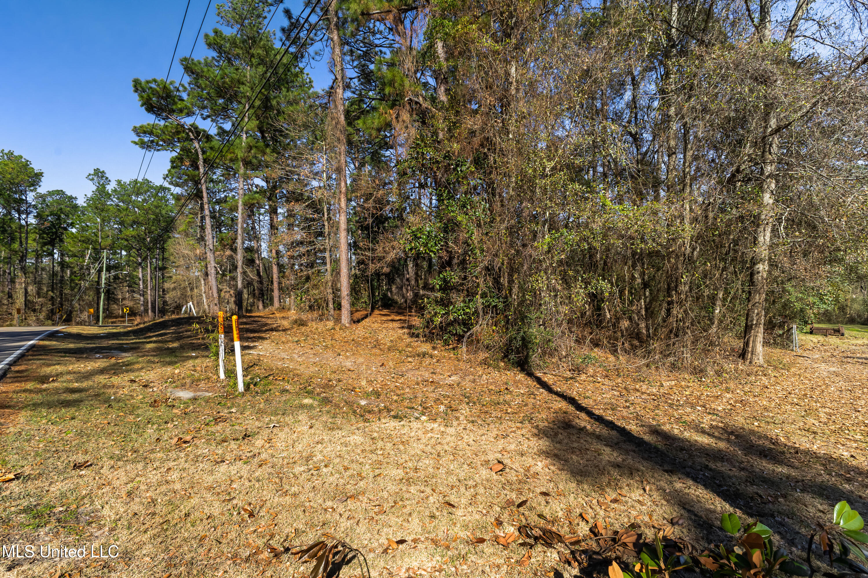 1906 S 28th Avenue Ext. Property Photo 3
