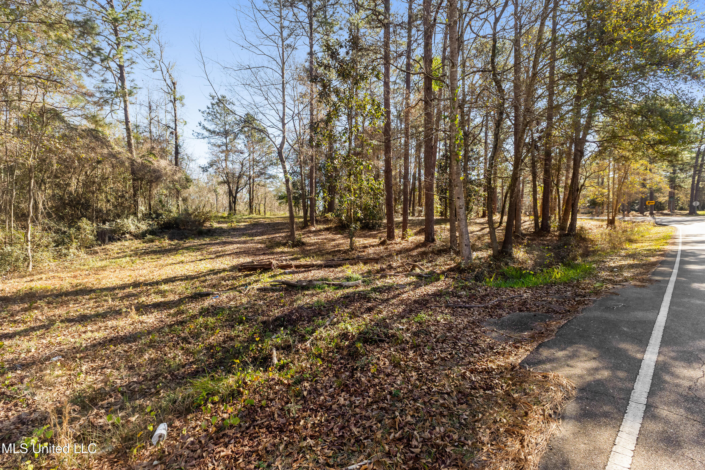 1906 S 28th Avenue Ext. Property Photo 5