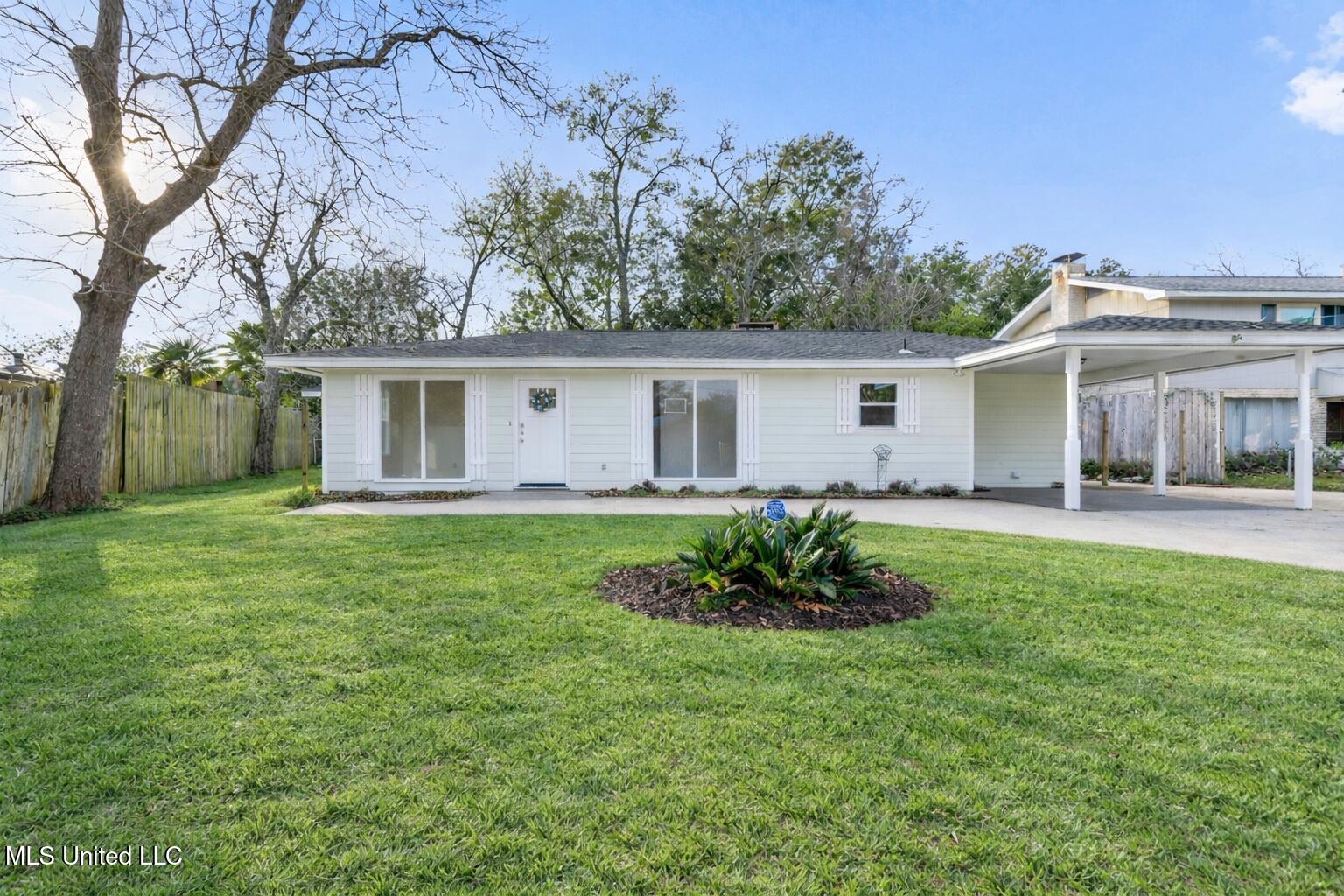 122 Carroll Avenue Property Photo 1