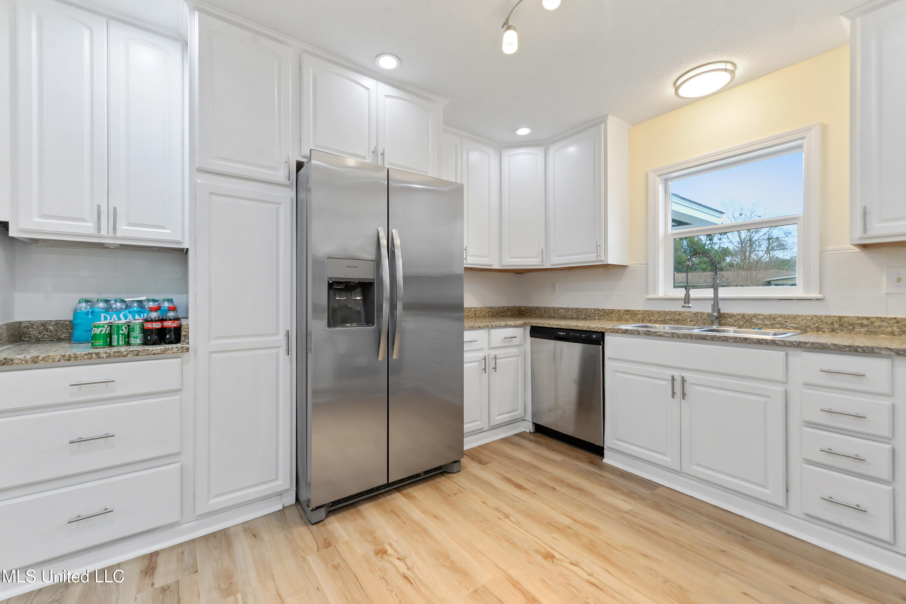 122 Carroll Avenue Property Photo 12