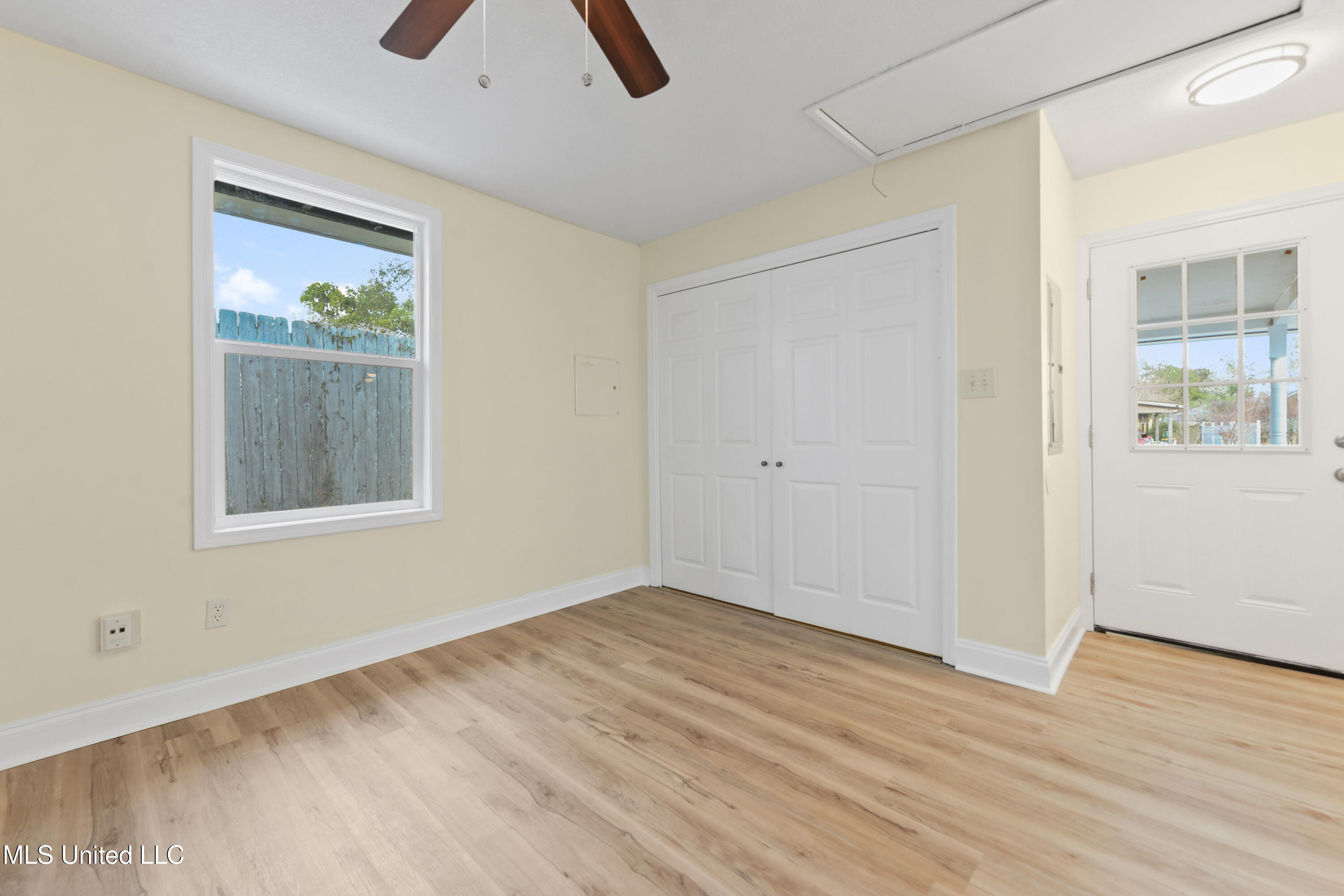 122 Carroll Avenue Property Photo 15
