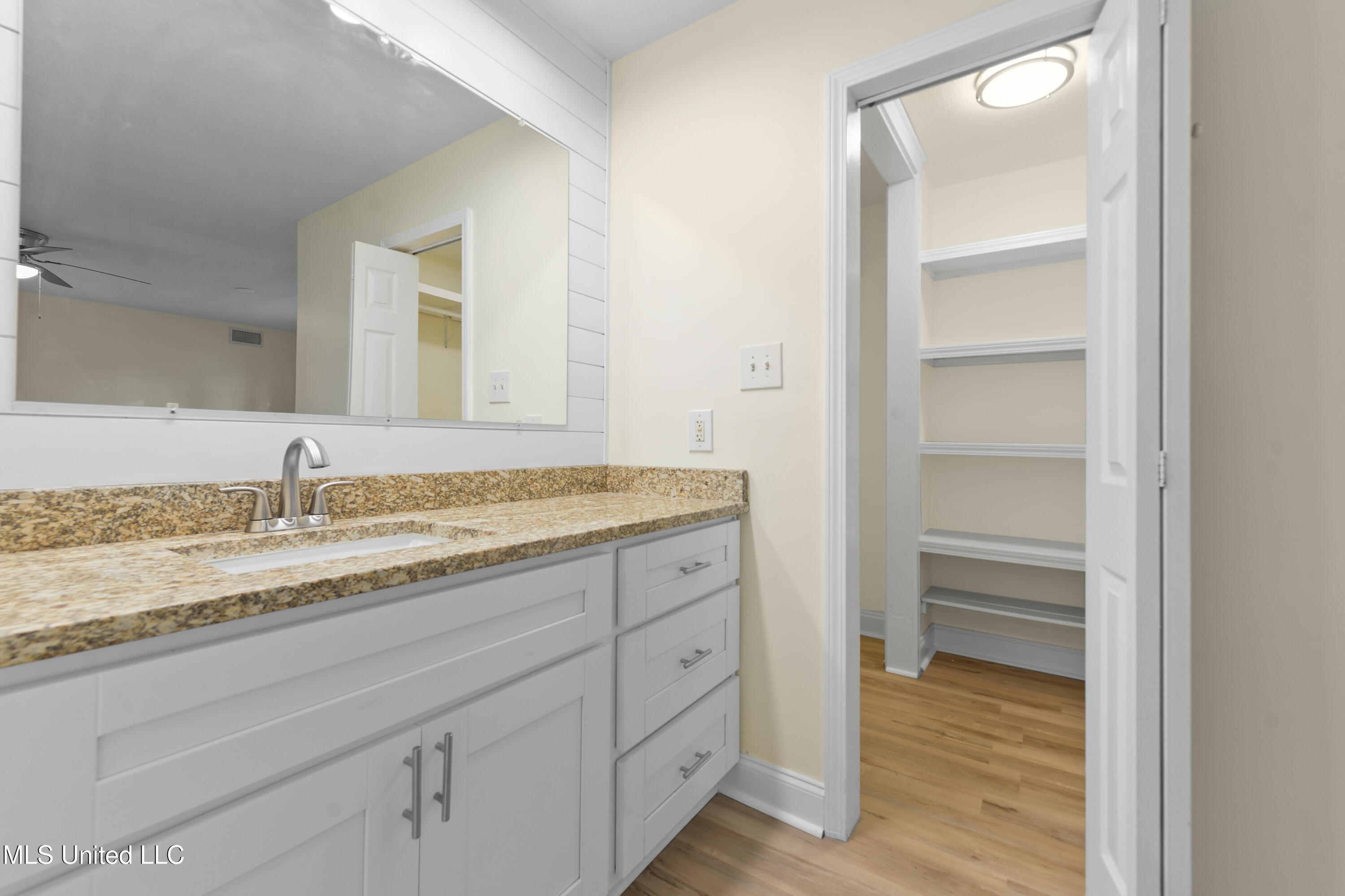 122 Carroll Avenue Property Photo 19