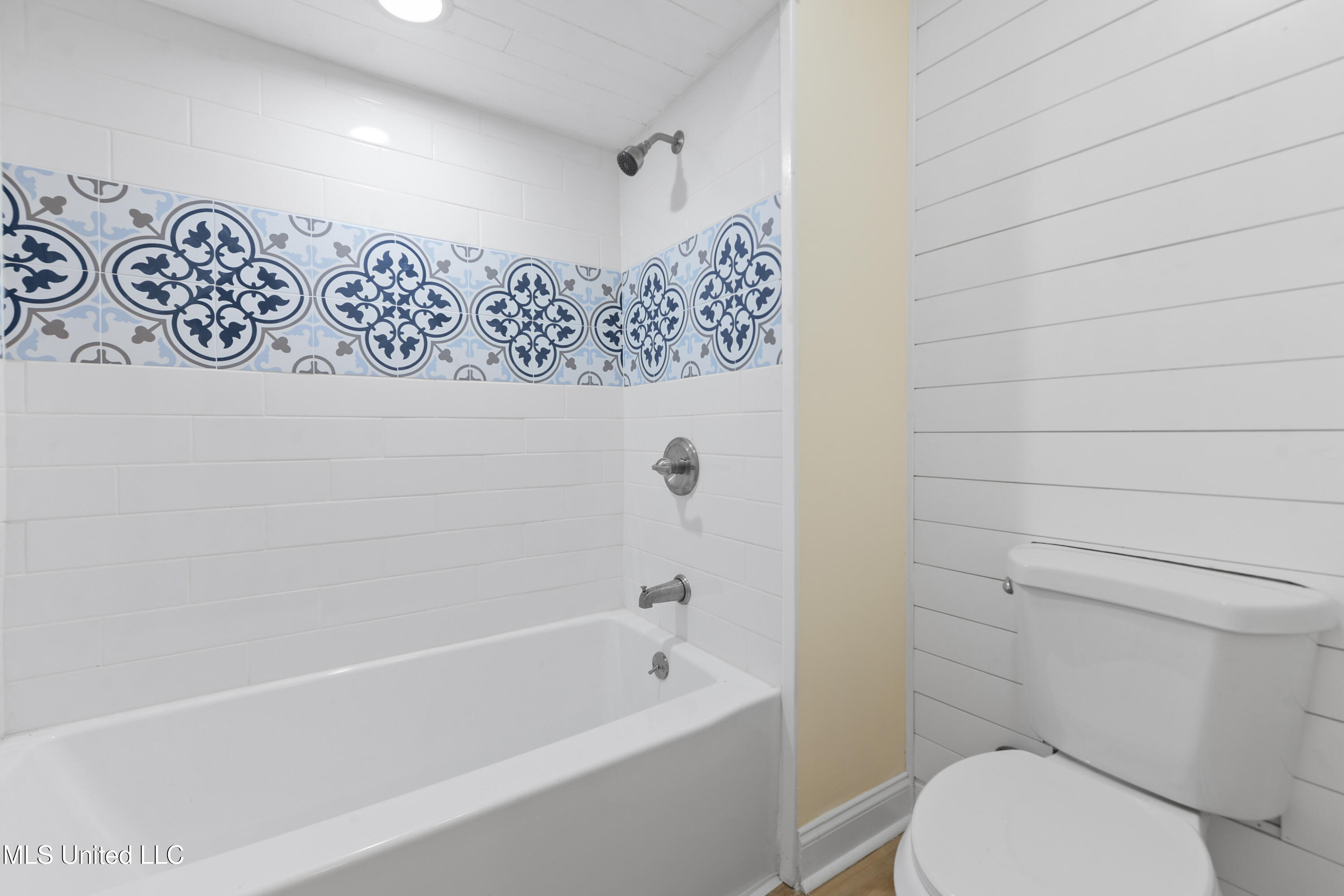 122 Carroll Avenue Property Photo 21