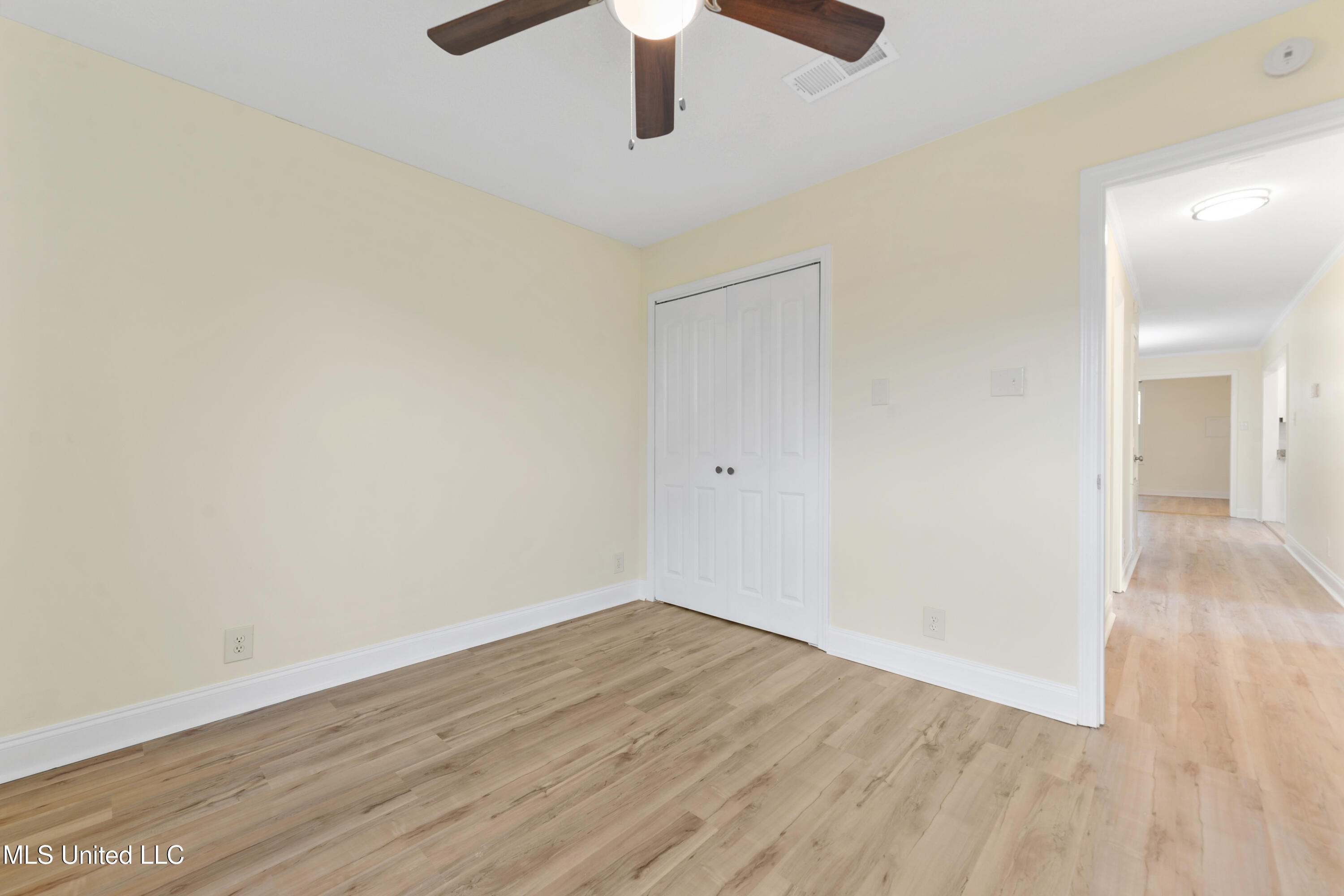 122 Carroll Avenue Property Photo 26