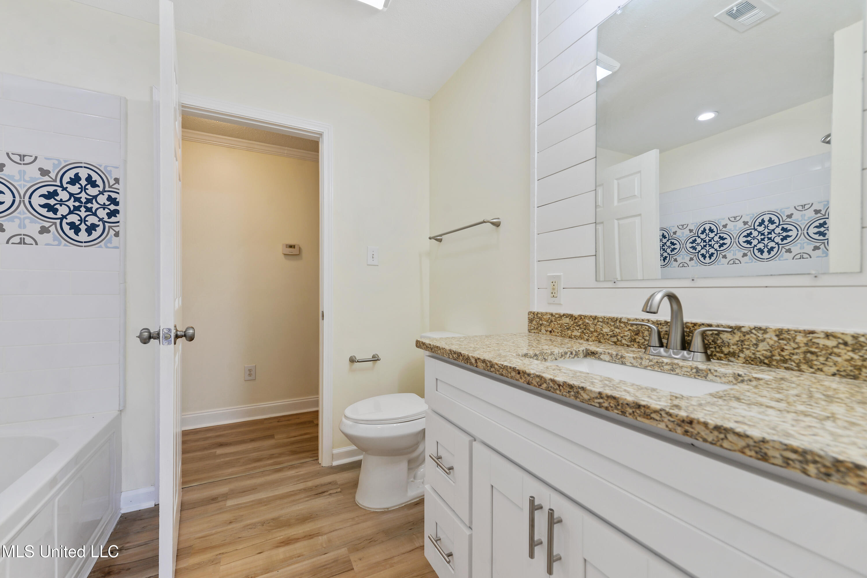122 Carroll Avenue Property Photo 27