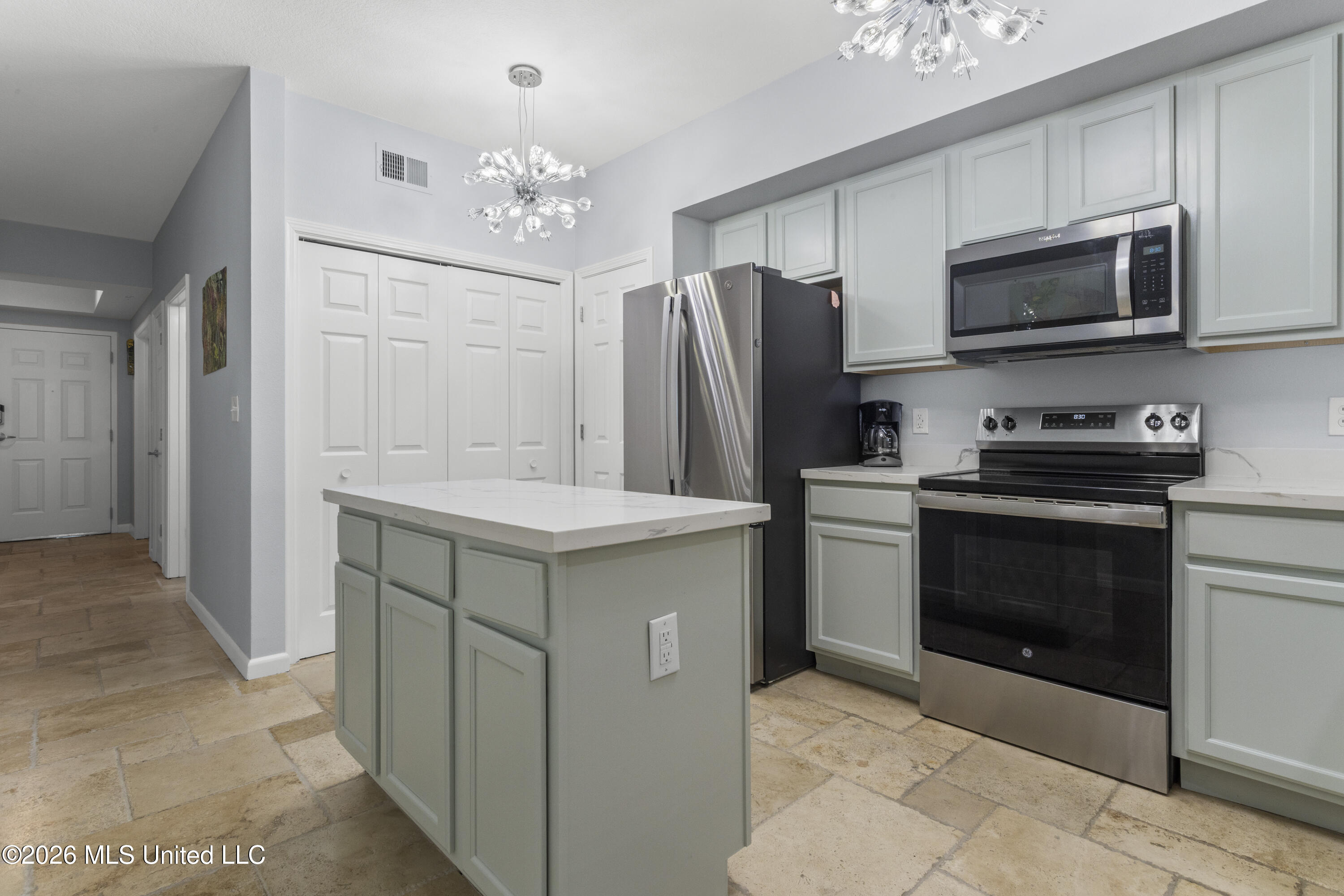 2228 Beach Drive Property Photo 7