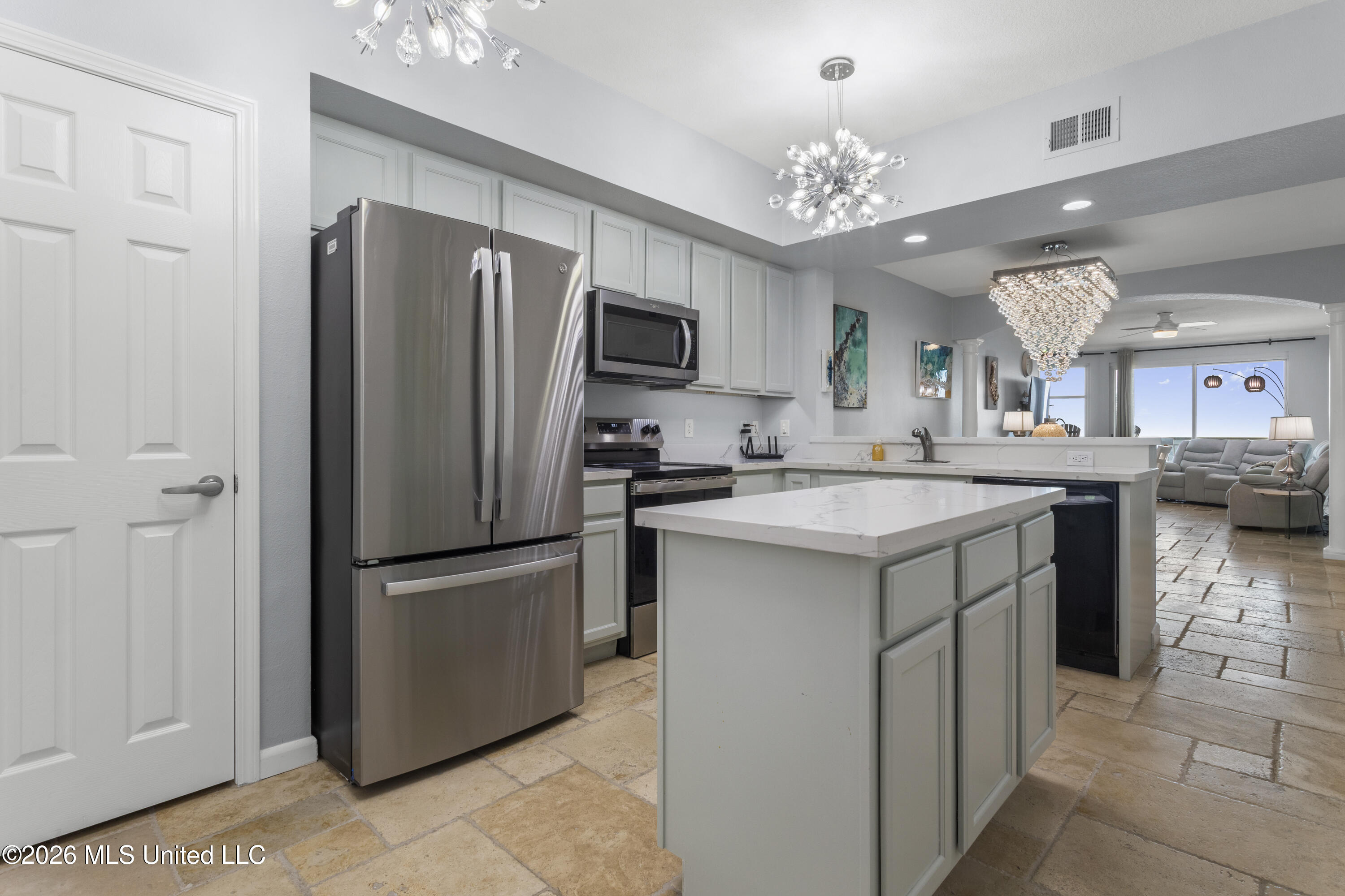 2228 Beach Drive Property Photo 8
