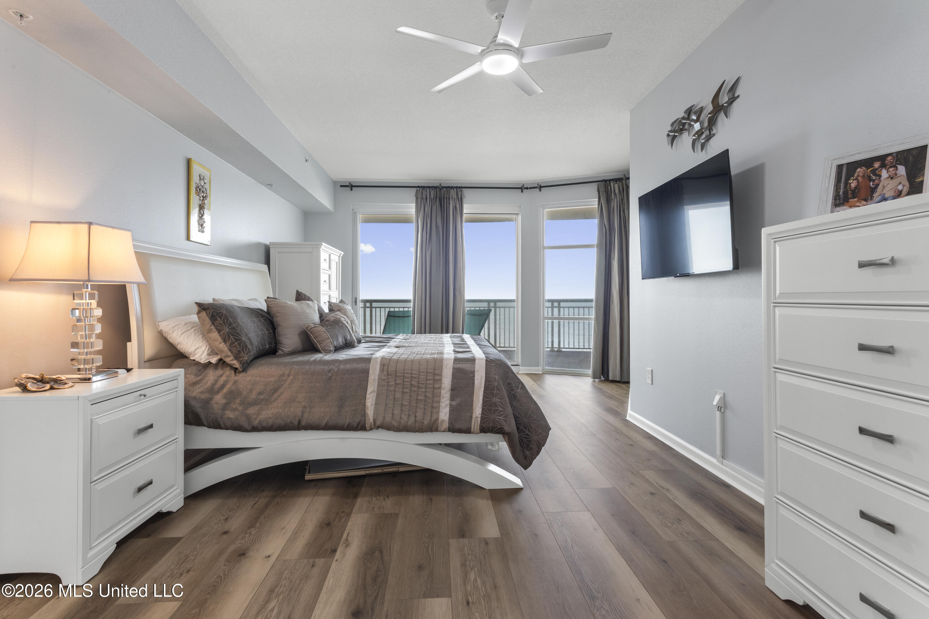 2228 Beach Drive Property Photo 16