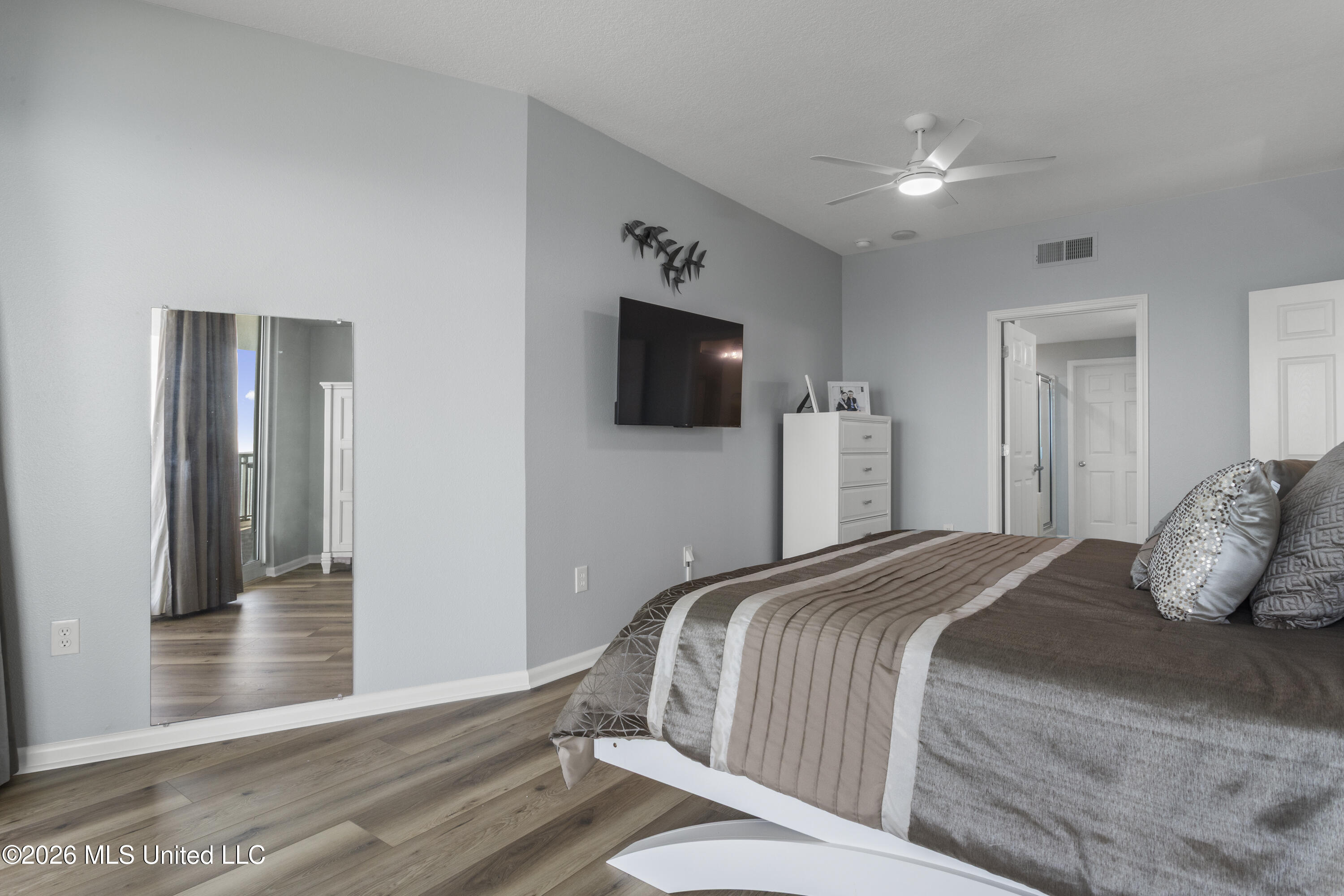 2228 Beach Drive Property Photo 19