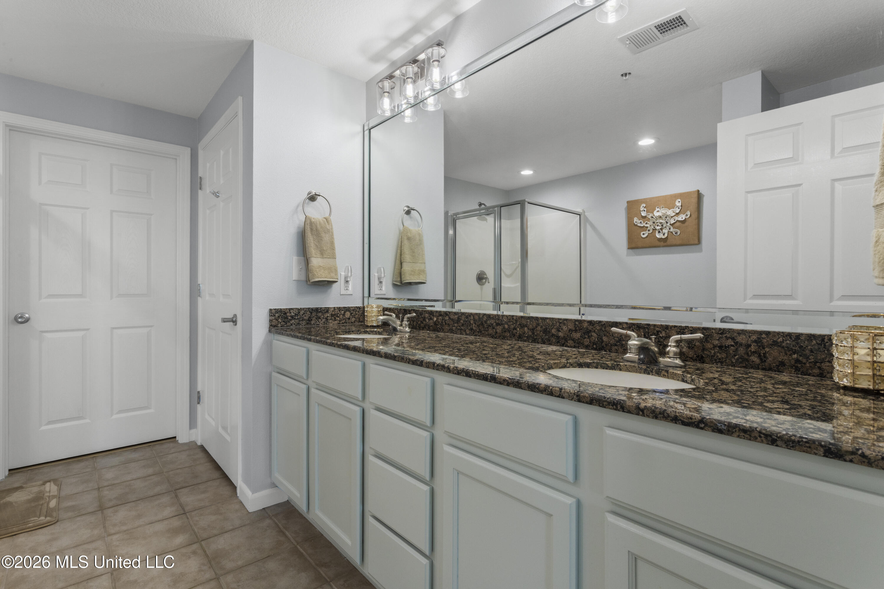 2228 Beach Drive Property Photo 20