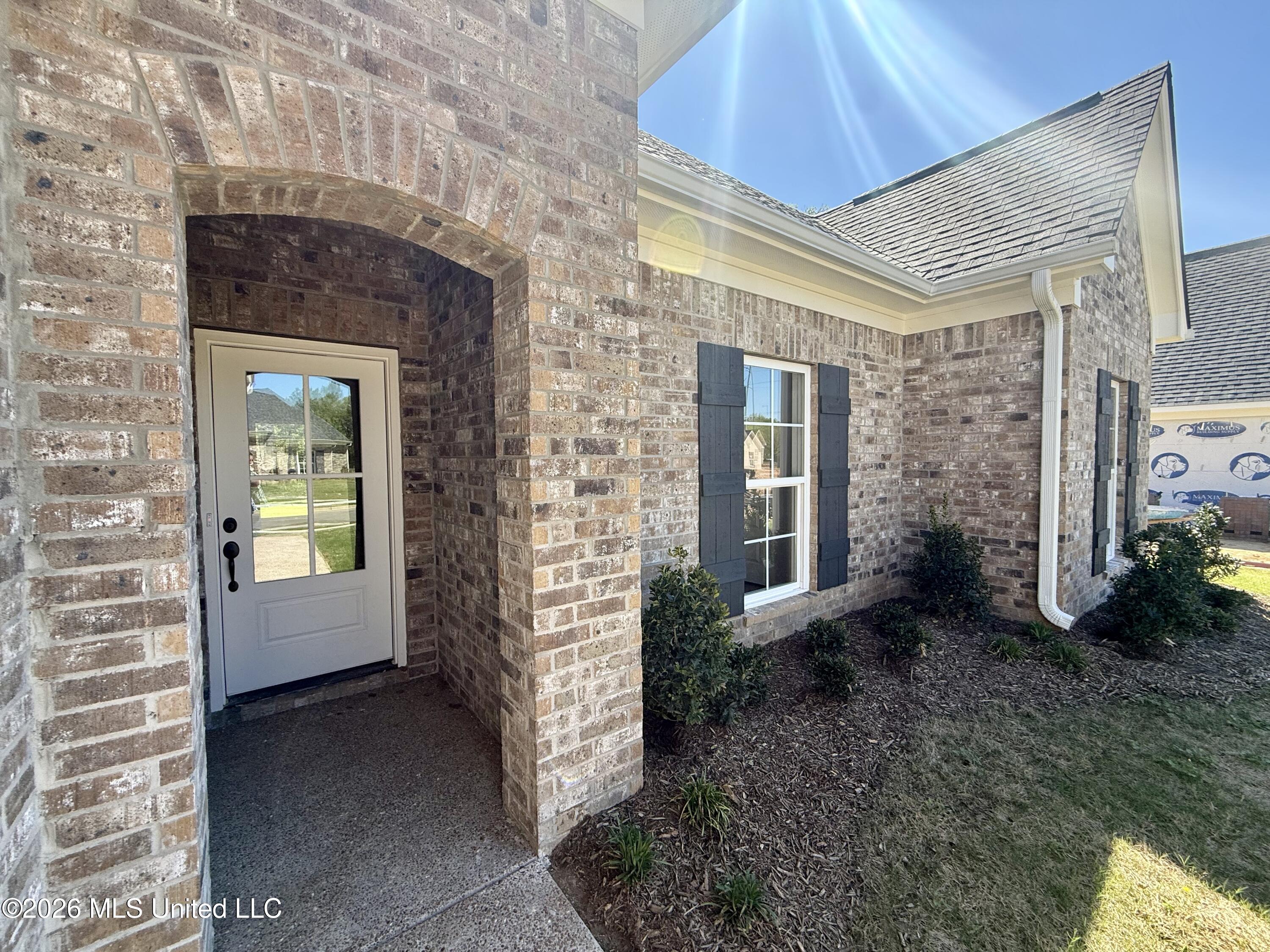 1051 Great Glen Drive Property Photo 2