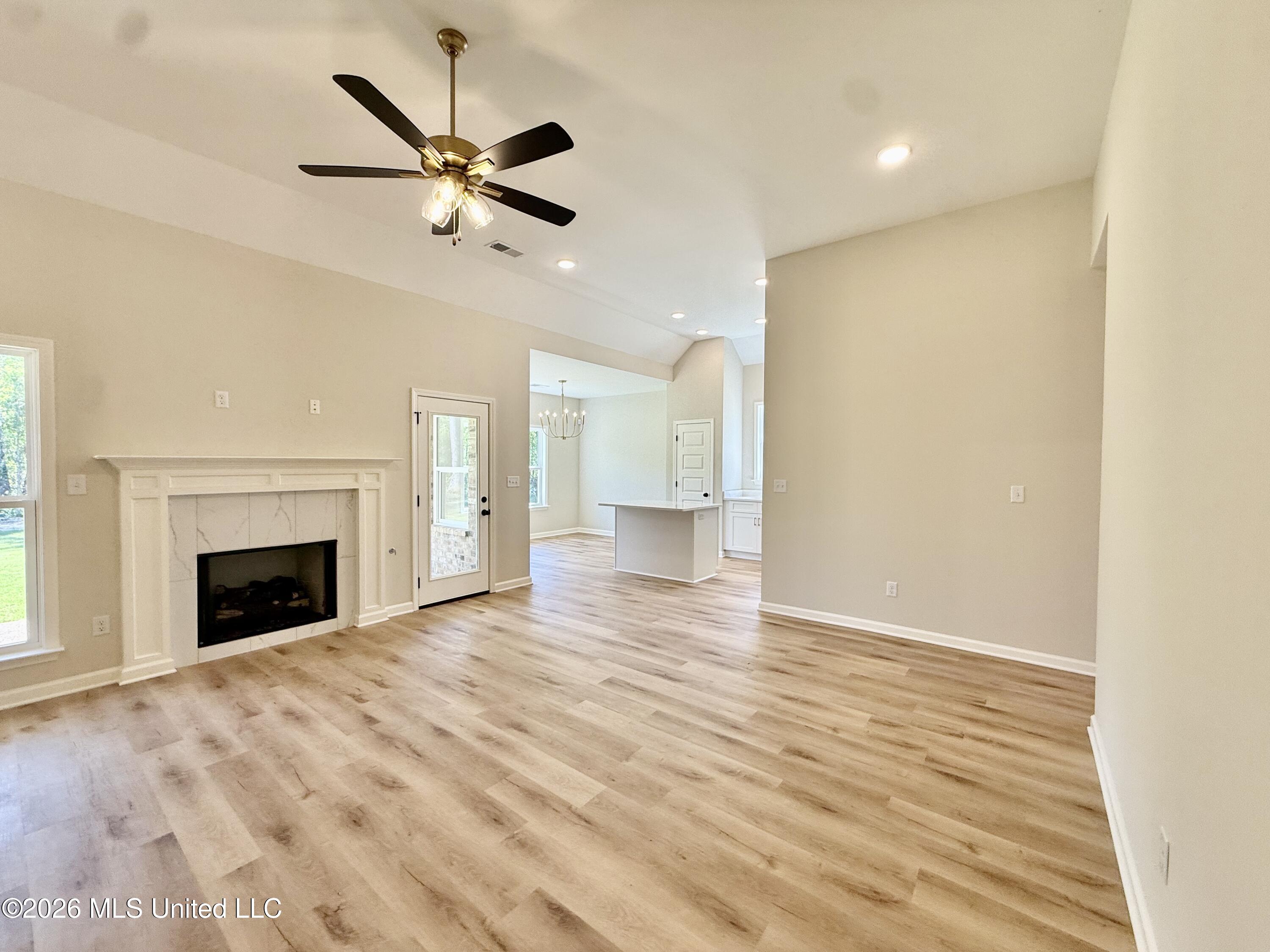 1051 Great Glen Drive Property Photo 6